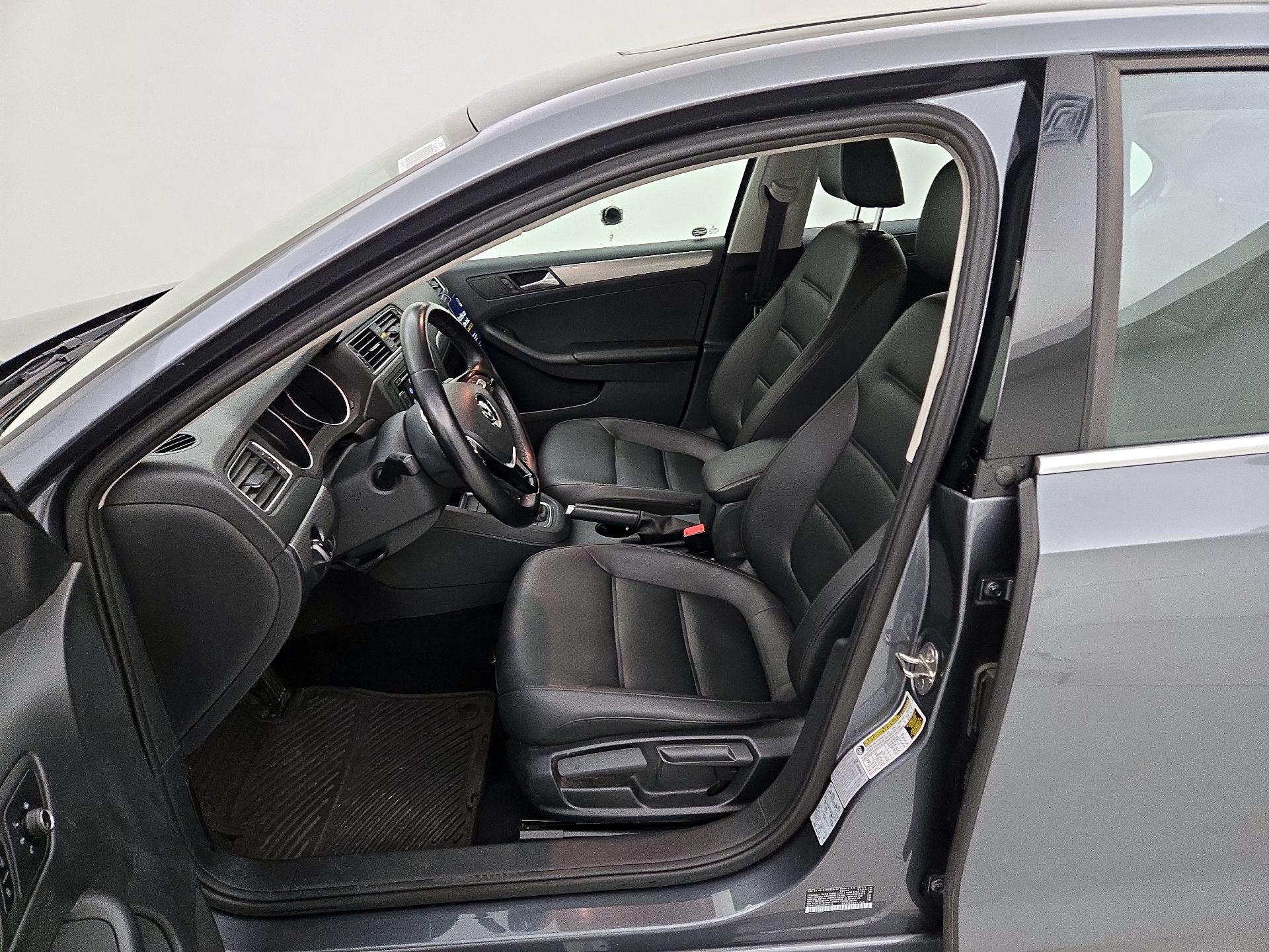 Thumbnail: 2015 Volkswagen Jetta - 11