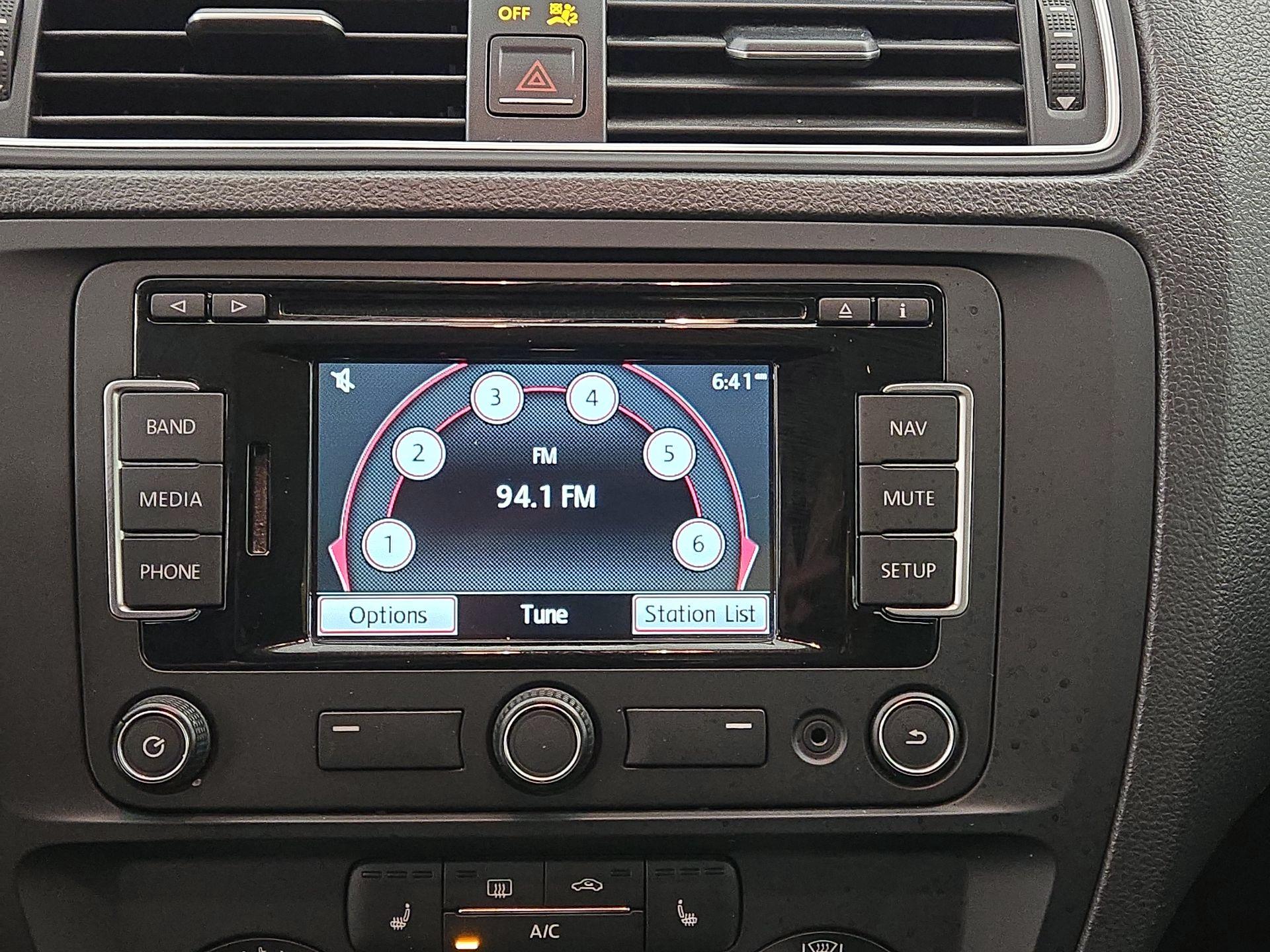 Thumbnail: 2015 Volkswagen Jetta - 14