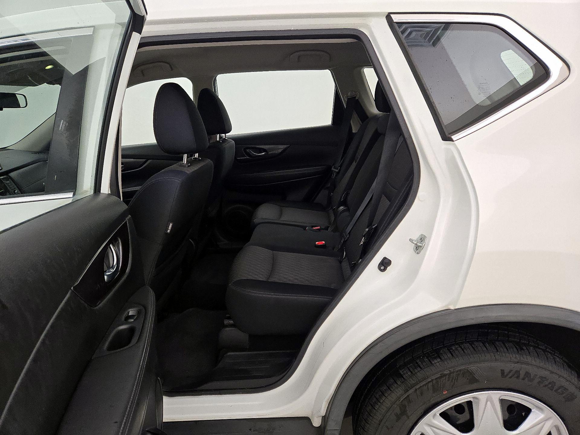 Thumbnail: 2018 Nissan Rogue - 18