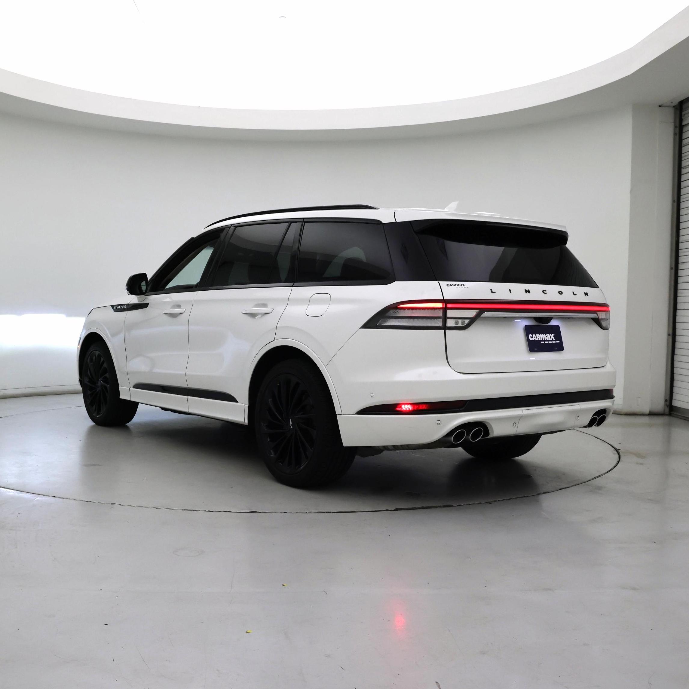 Thumbnail: 2023 Lincoln Aviator - 2