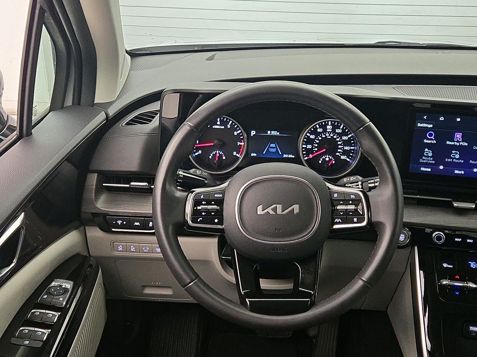 Thumbnail: 2023 Kia Carnival - 10