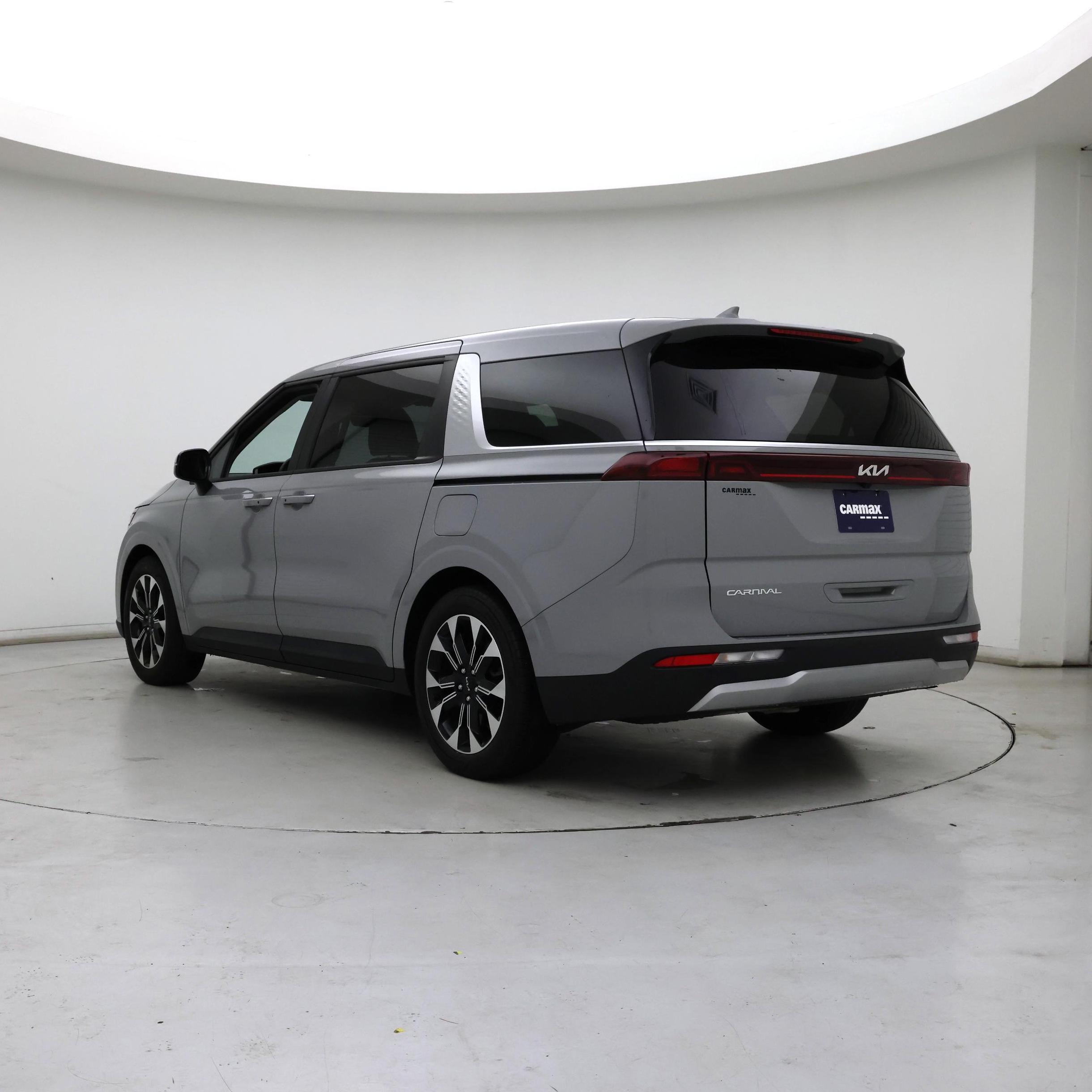 Thumbnail: 2023 Kia Carnival - 2