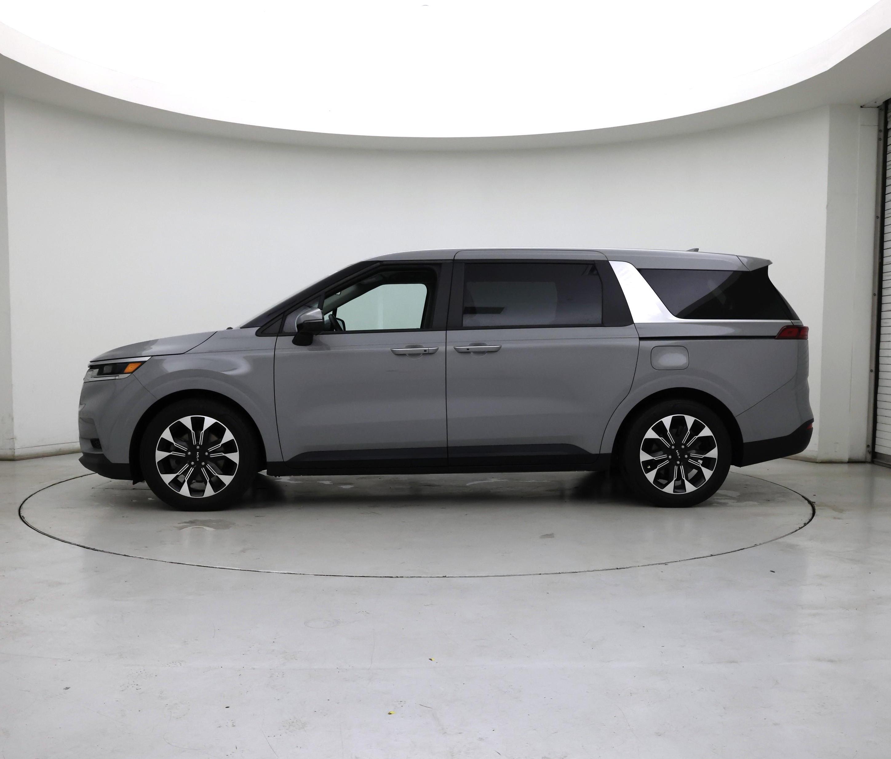 Thumbnail: 2023 Kia Carnival - 3