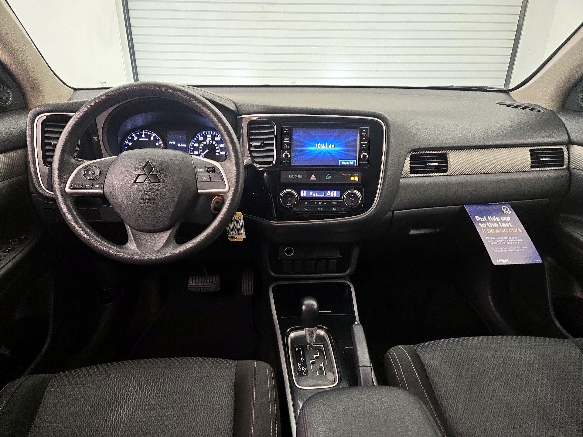 Thumbnail: 2018 Mitsubishi Outlander - 9
