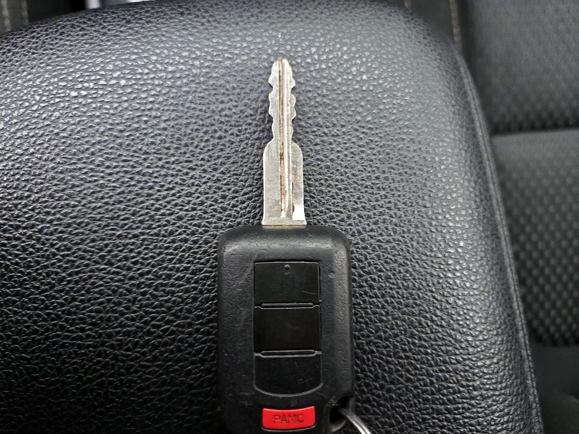 Thumbnail: 2018 Mitsubishi Outlander - 20