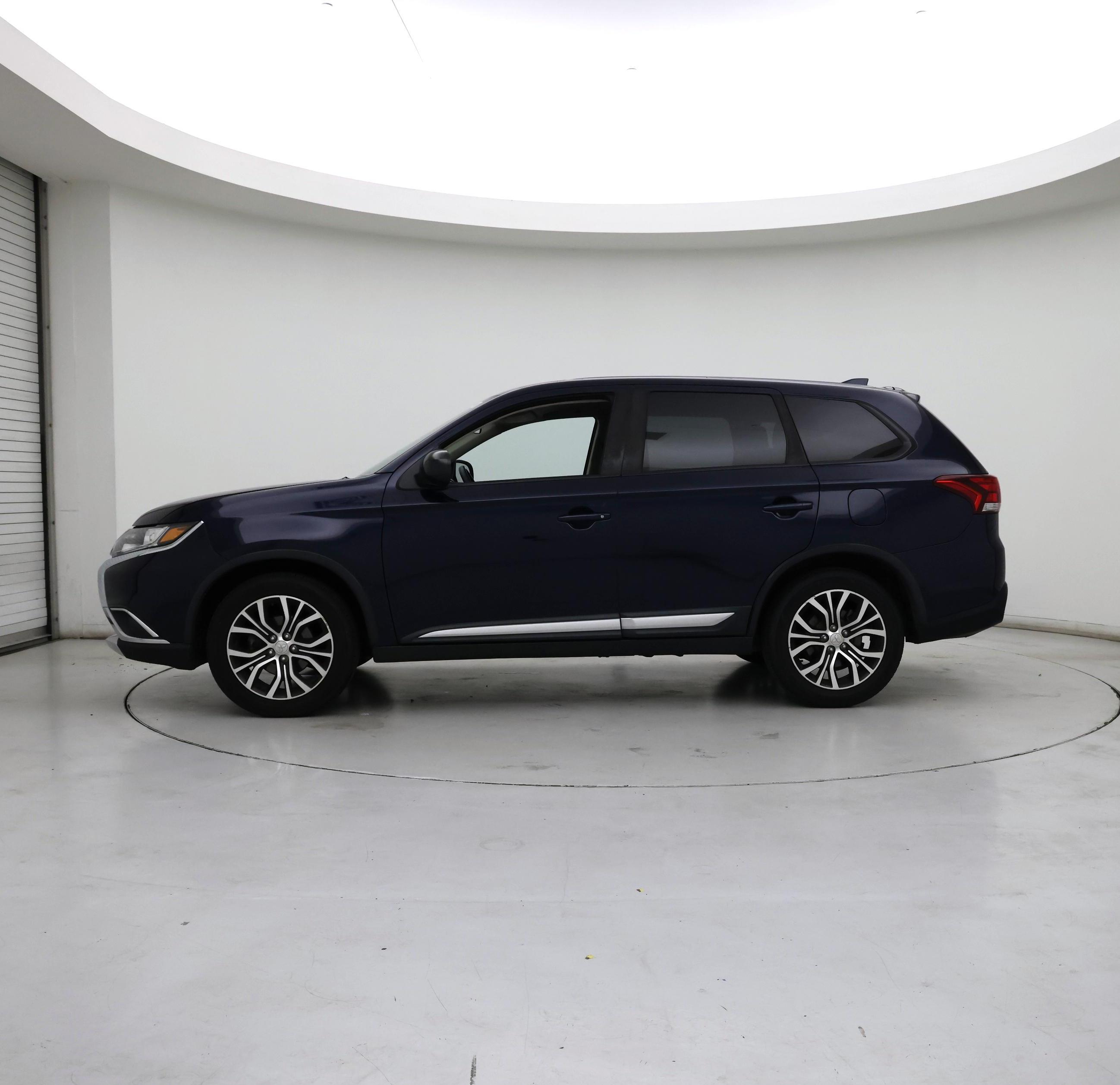 Thumbnail: 2018 Mitsubishi Outlander - 3