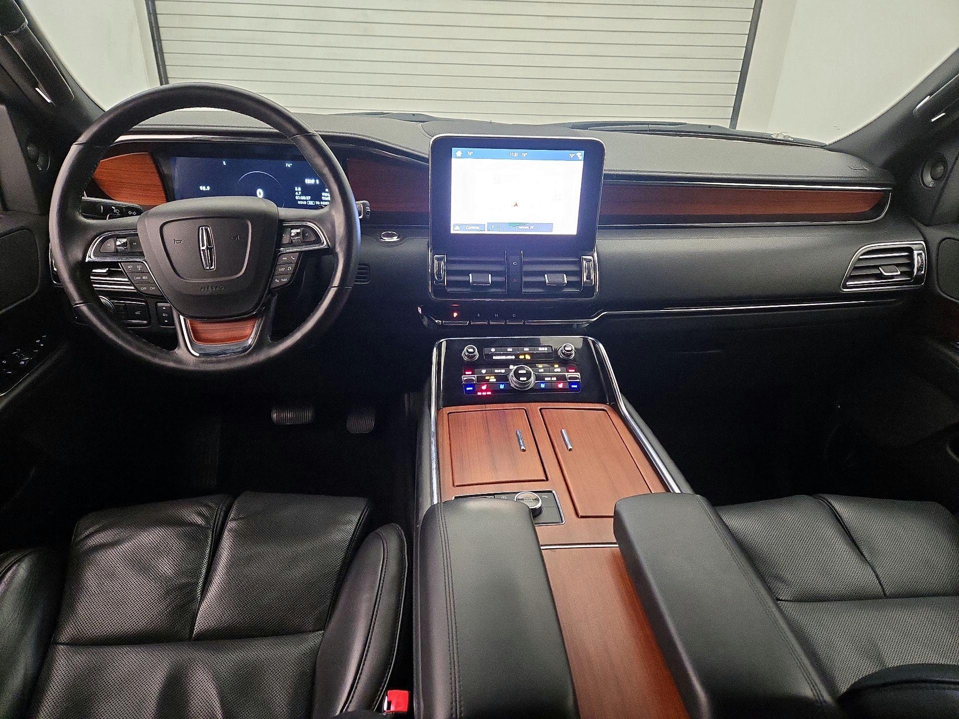 Thumbnail: 2018 Lincoln Navigator - 9