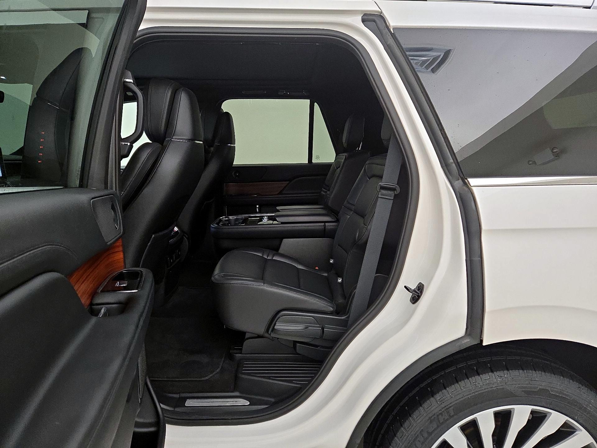 Thumbnail: 2018 Lincoln Navigator - 19
