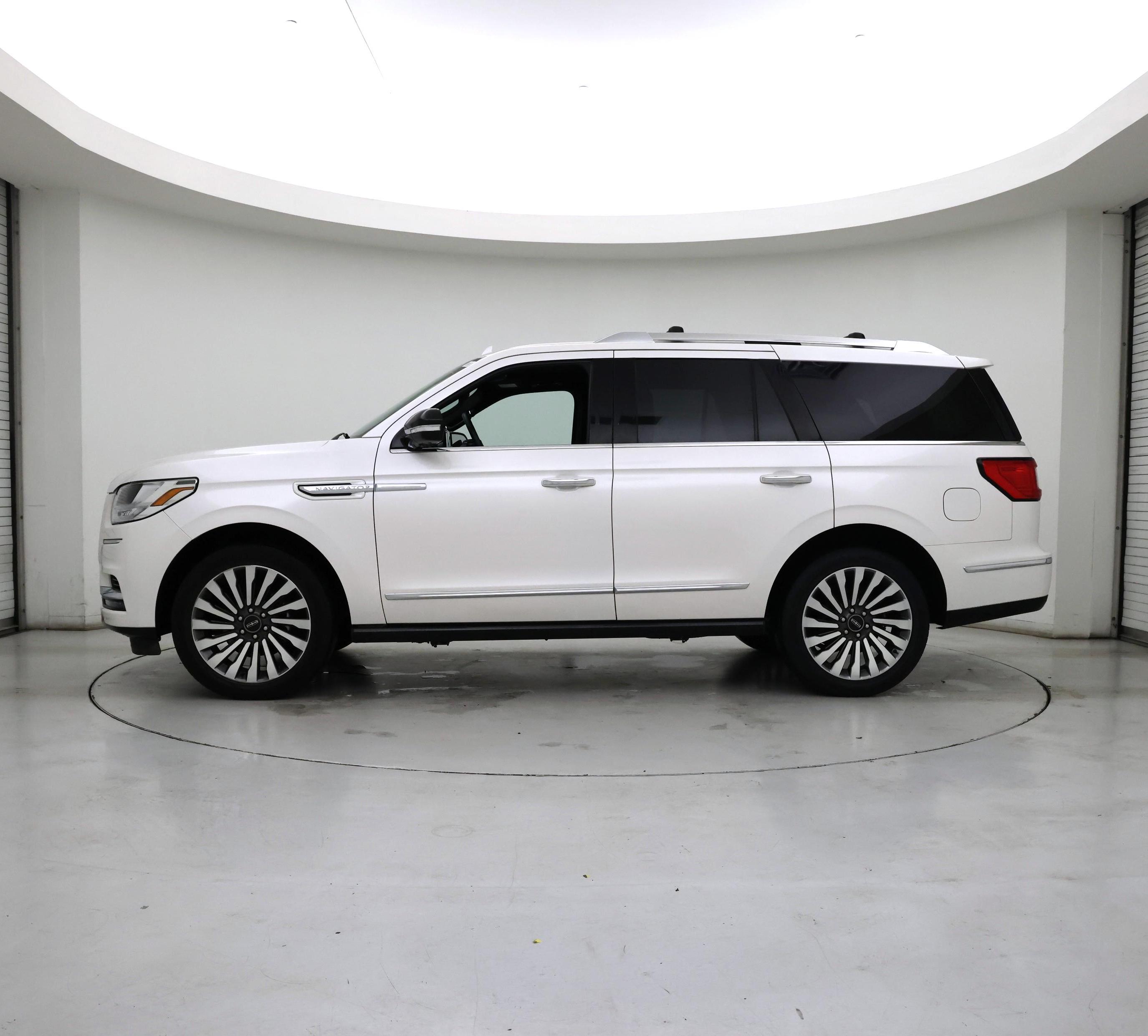 Thumbnail: 2018 Lincoln Navigator - 3