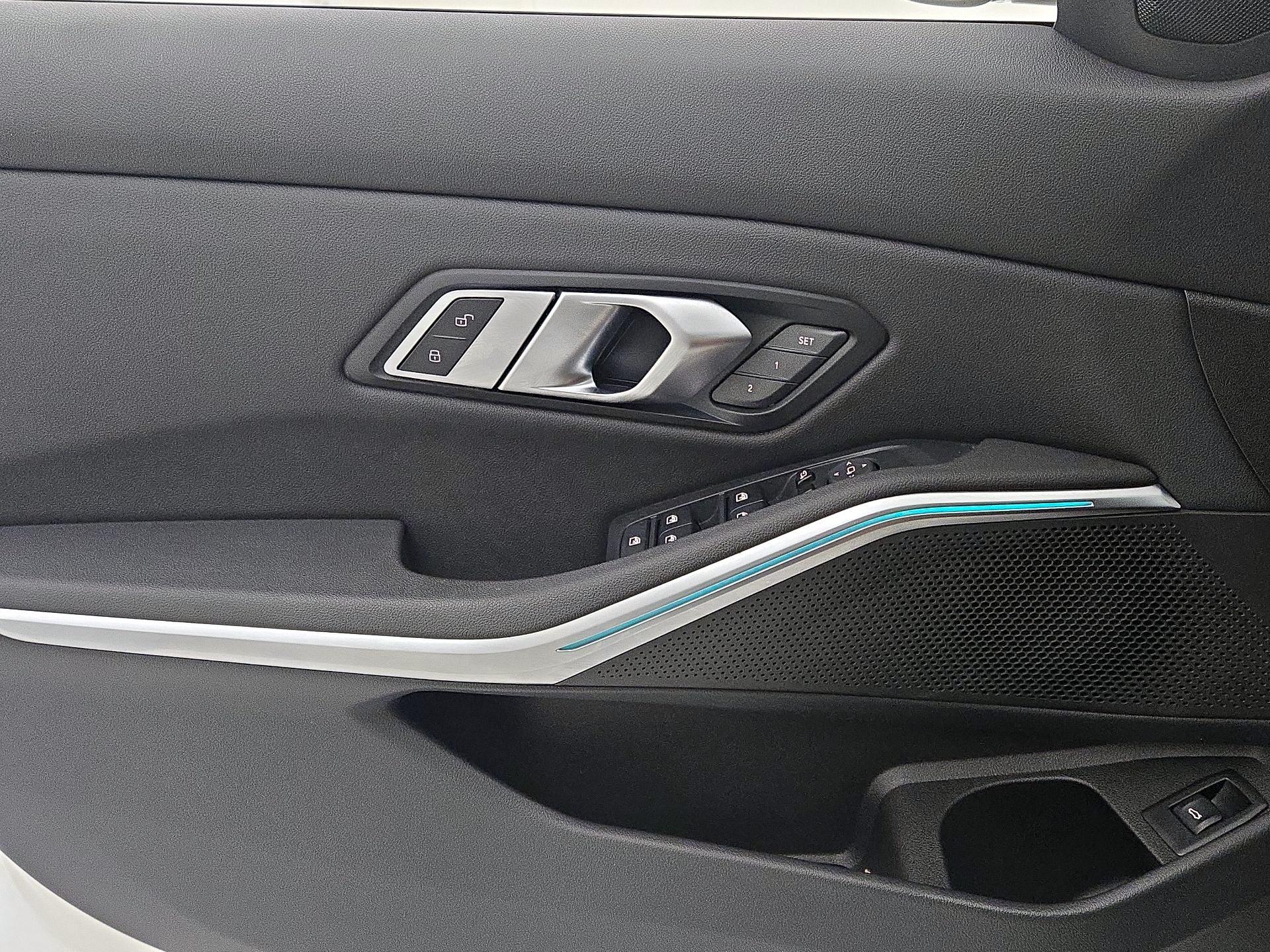 Thumbnail: 2021 BMW 3 Series - 12