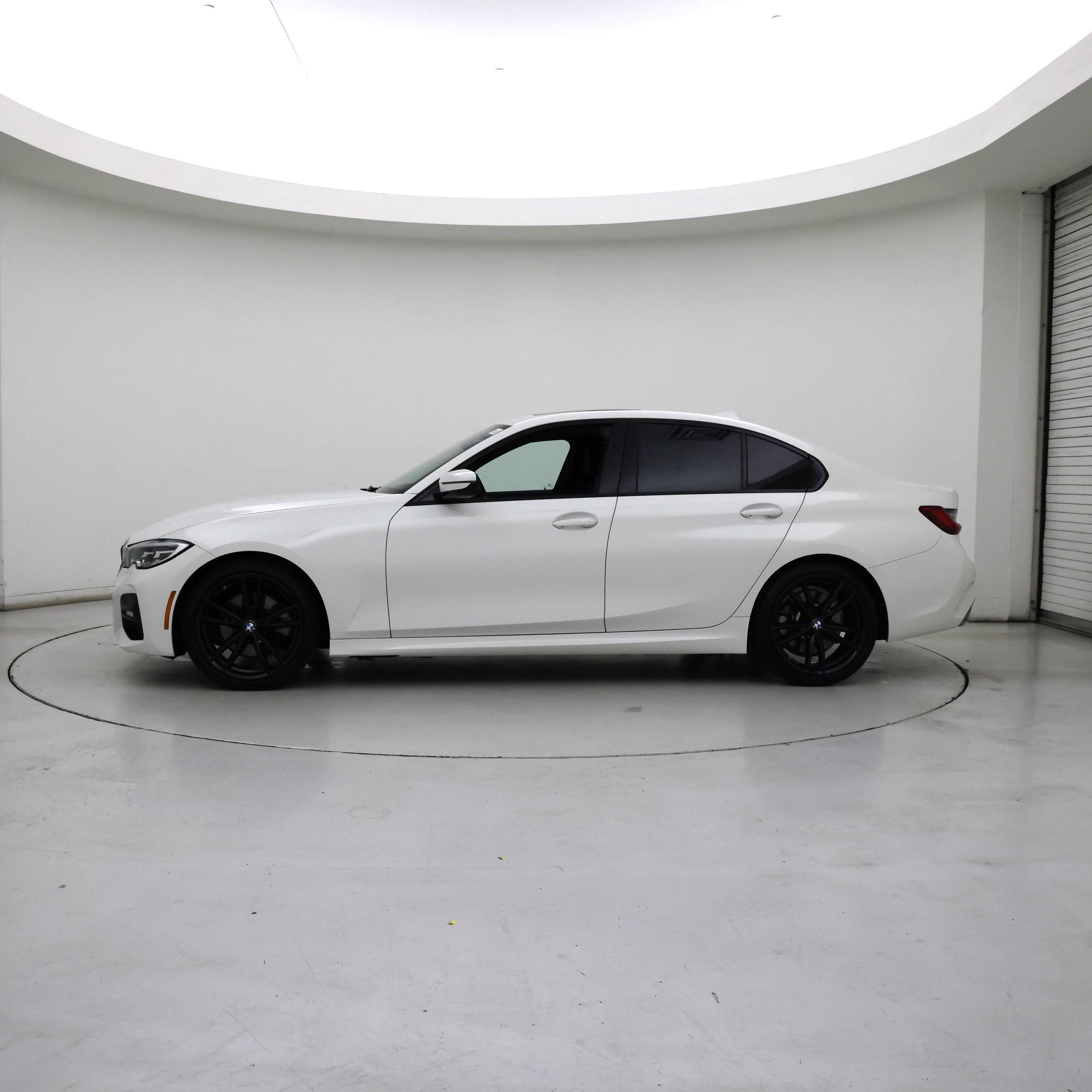 Thumbnail: 2021 BMW 3 Series - 3