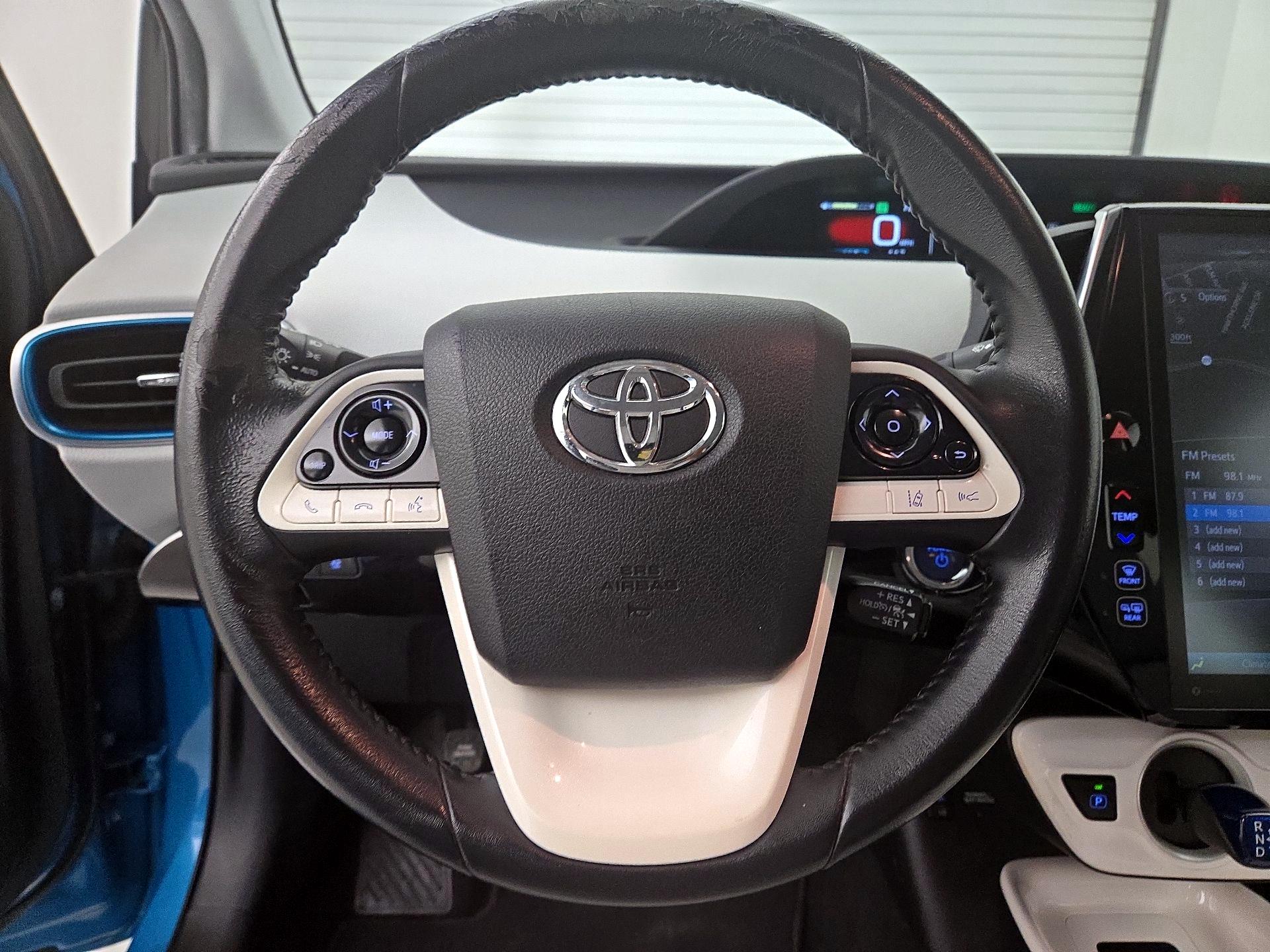 Thumbnail: 2017 Toyota Prius Prime - 10