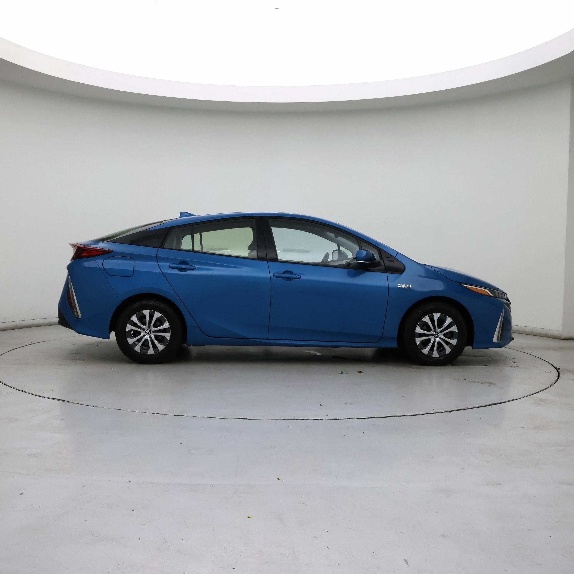 Thumbnail: 2017 Toyota Prius Prime - 7