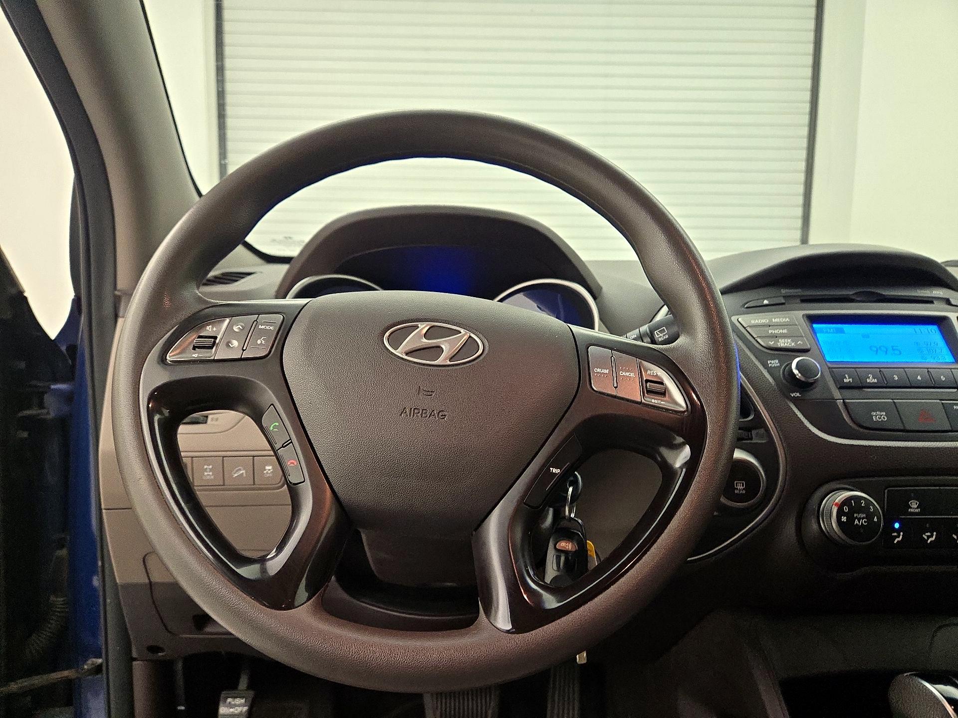 Thumbnail: 2014 Hyundai Tucson - 10