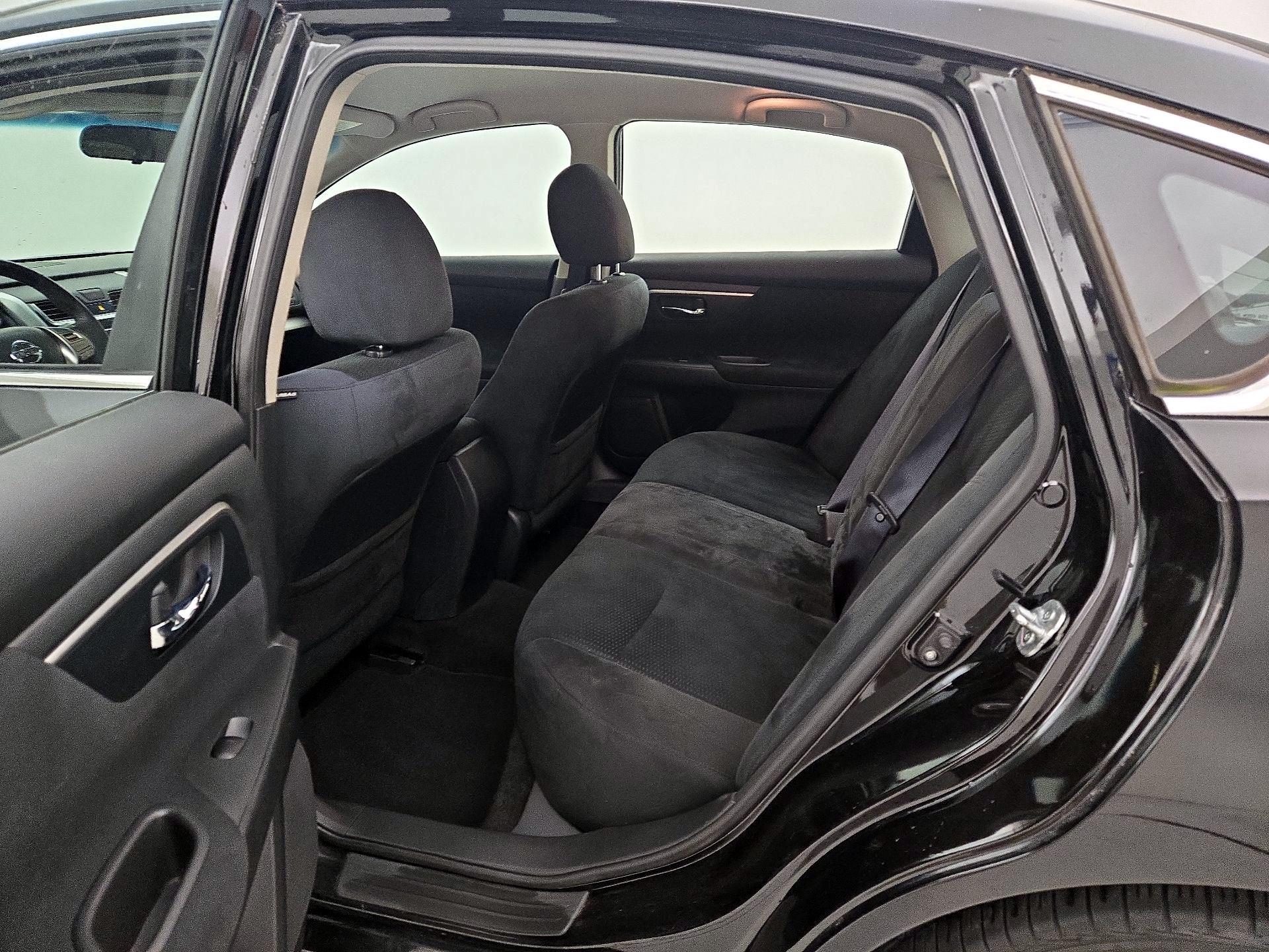 Thumbnail: 2015 Nissan Altima - 19