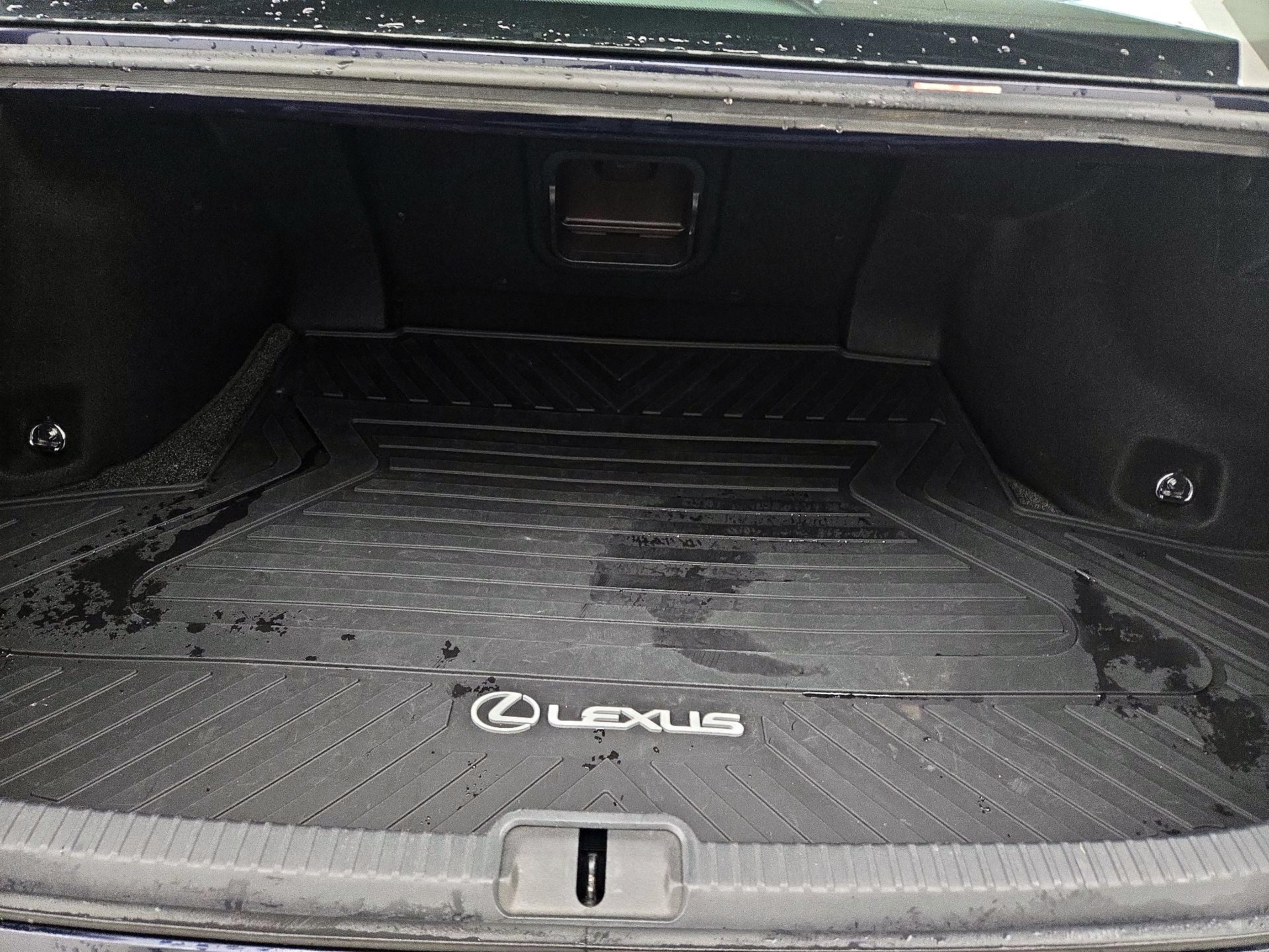Thumbnail: 2019 Lexus ES - 18
