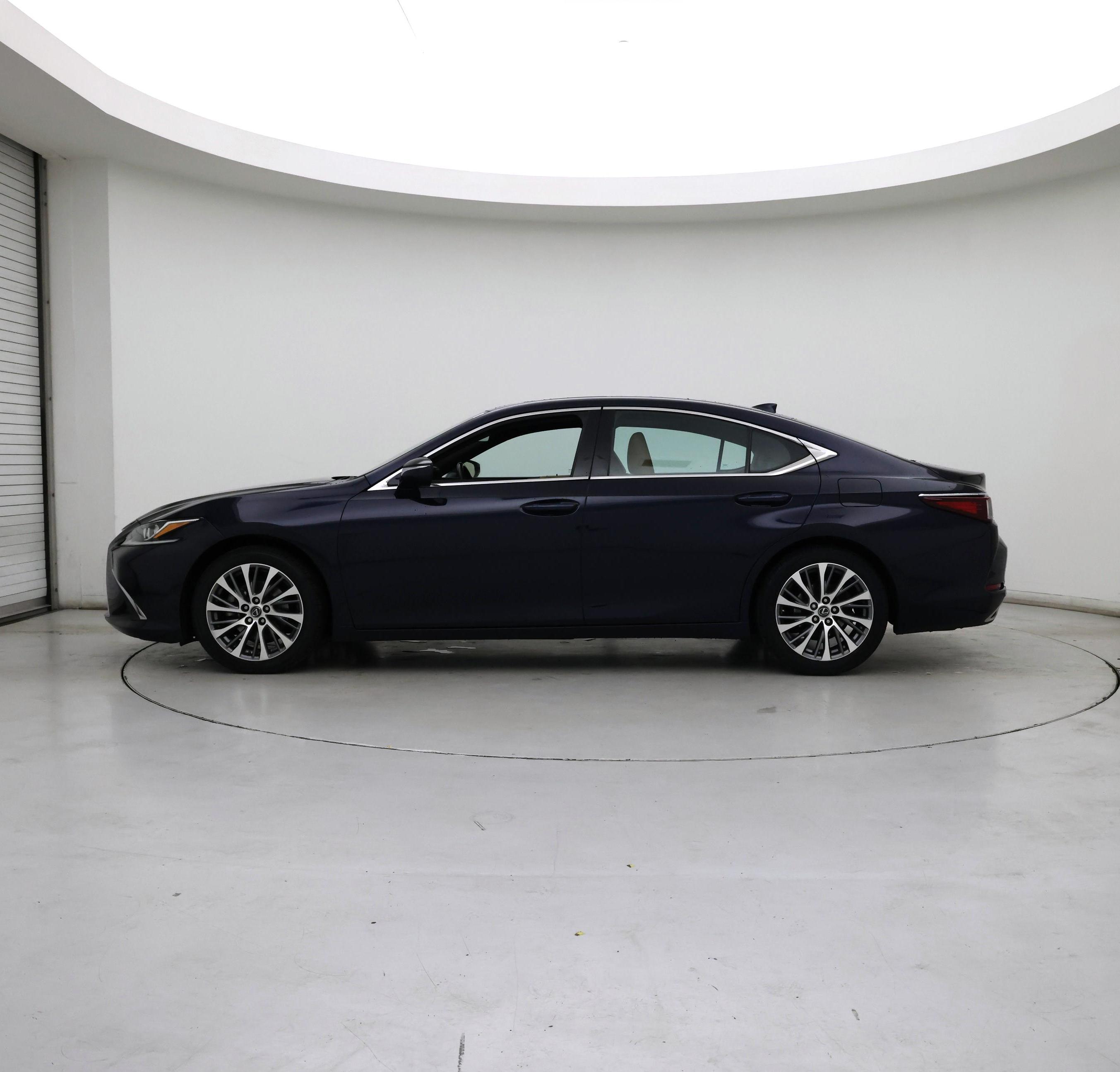 Thumbnail: 2019 Lexus ES - 3