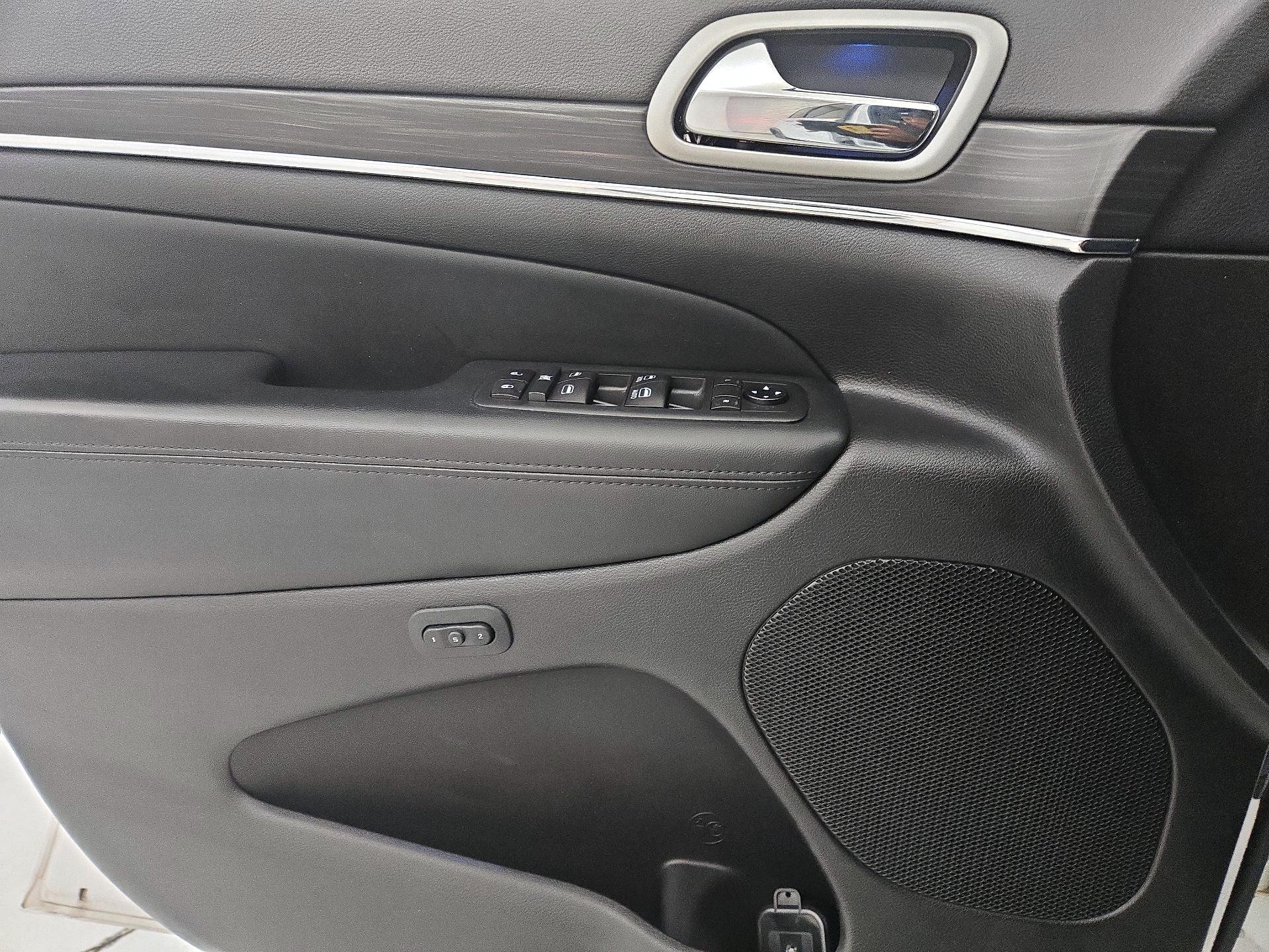 Thumbnail: 2021 Jeep Grand Cherokee - 12