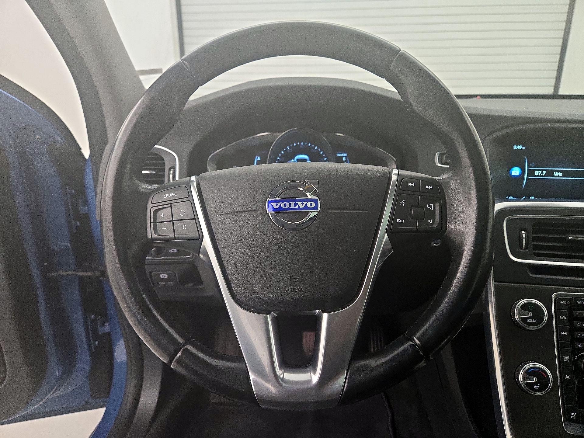 Thumbnail: 2015 Volvo S60 - 10