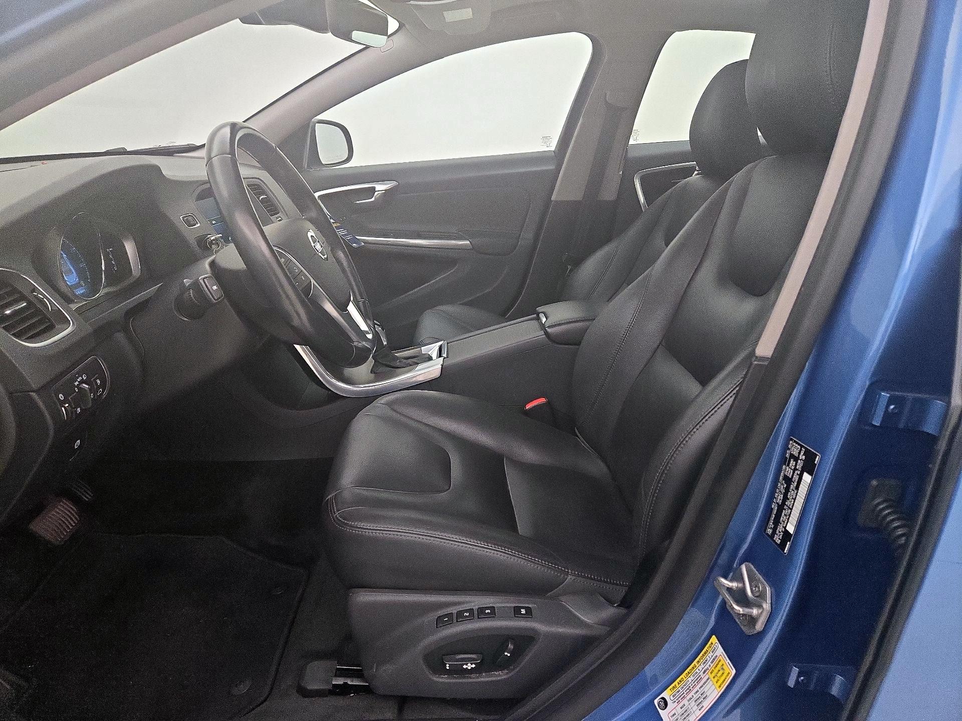 Thumbnail: 2015 Volvo S60 - 11