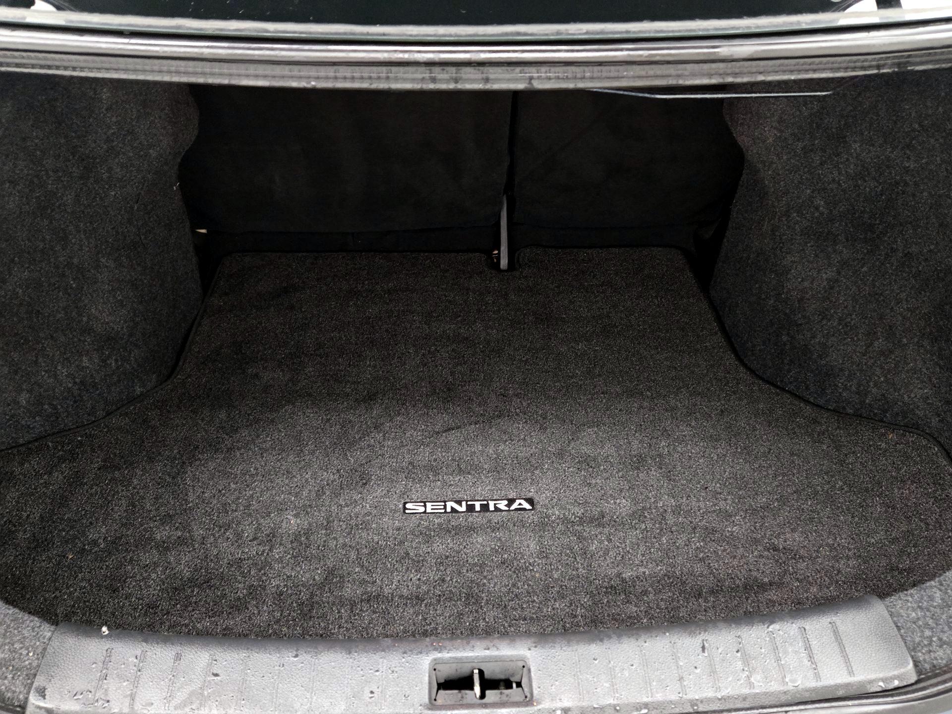 Thumbnail: 2014 Nissan Sentra - 17