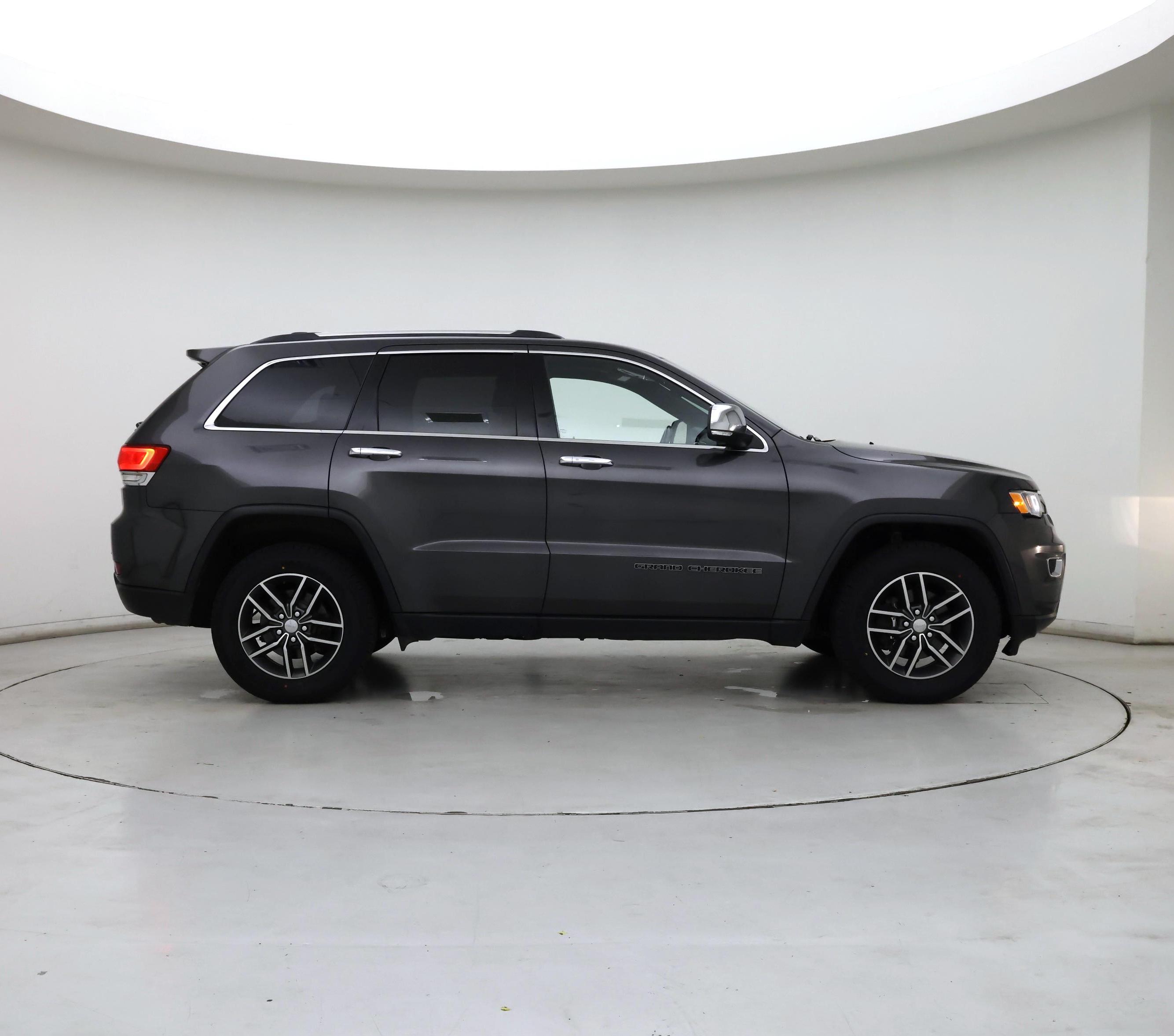 Thumbnail: 2018 Jeep Grand Cherokee - 7