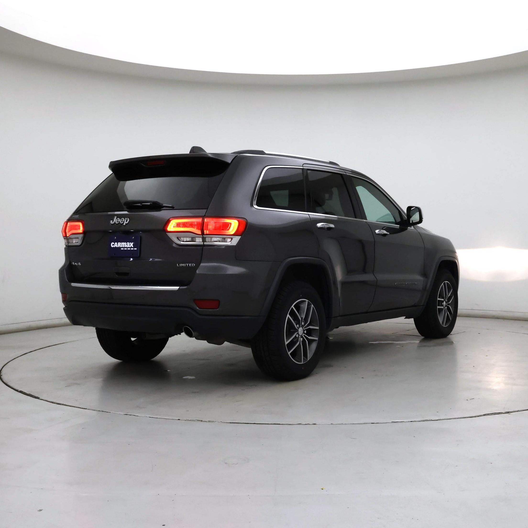 Thumbnail: 2018 Jeep Grand Cherokee - 8