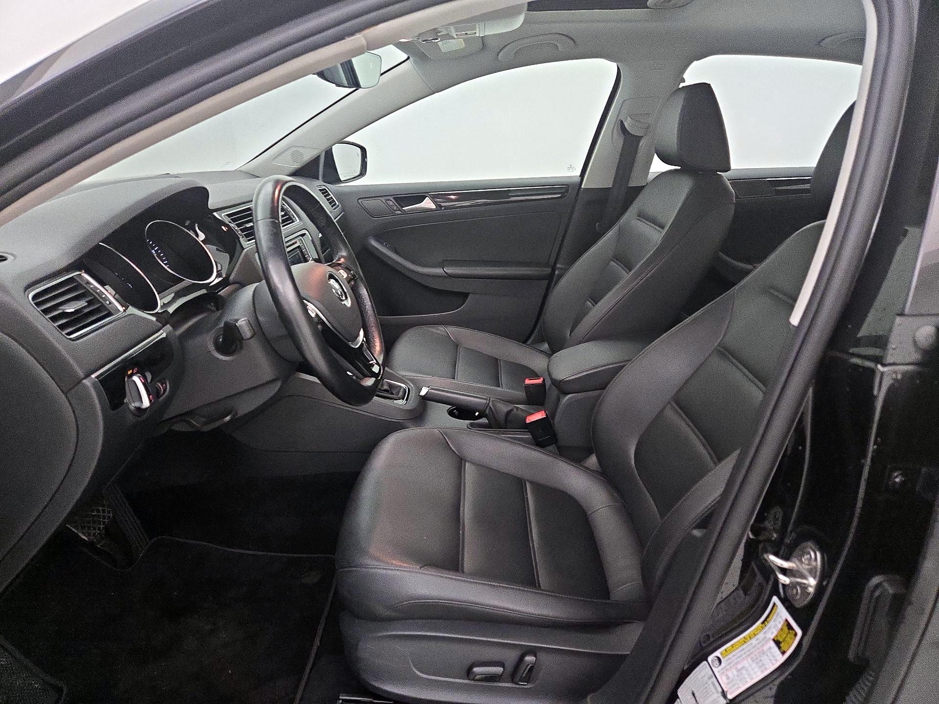 Thumbnail: 2017 Volkswagen Jetta - 11