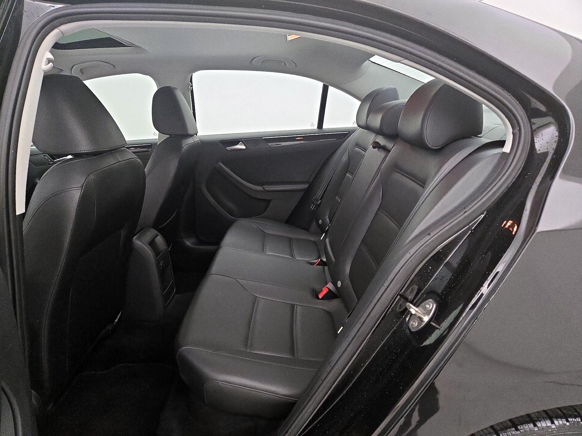 Thumbnail: 2017 Volkswagen Jetta - 20