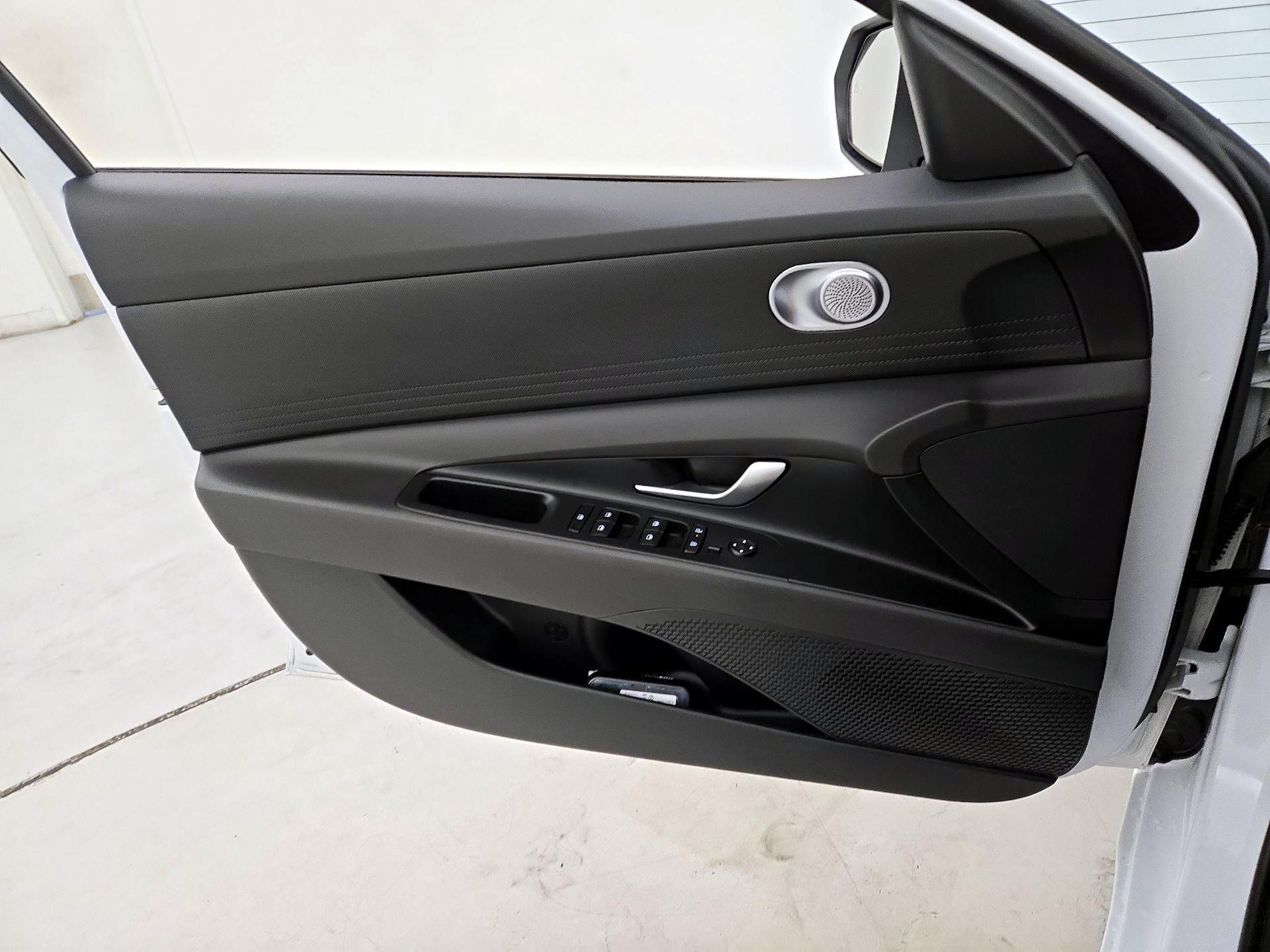 Thumbnail: 2024 Hyundai Elantra - 12