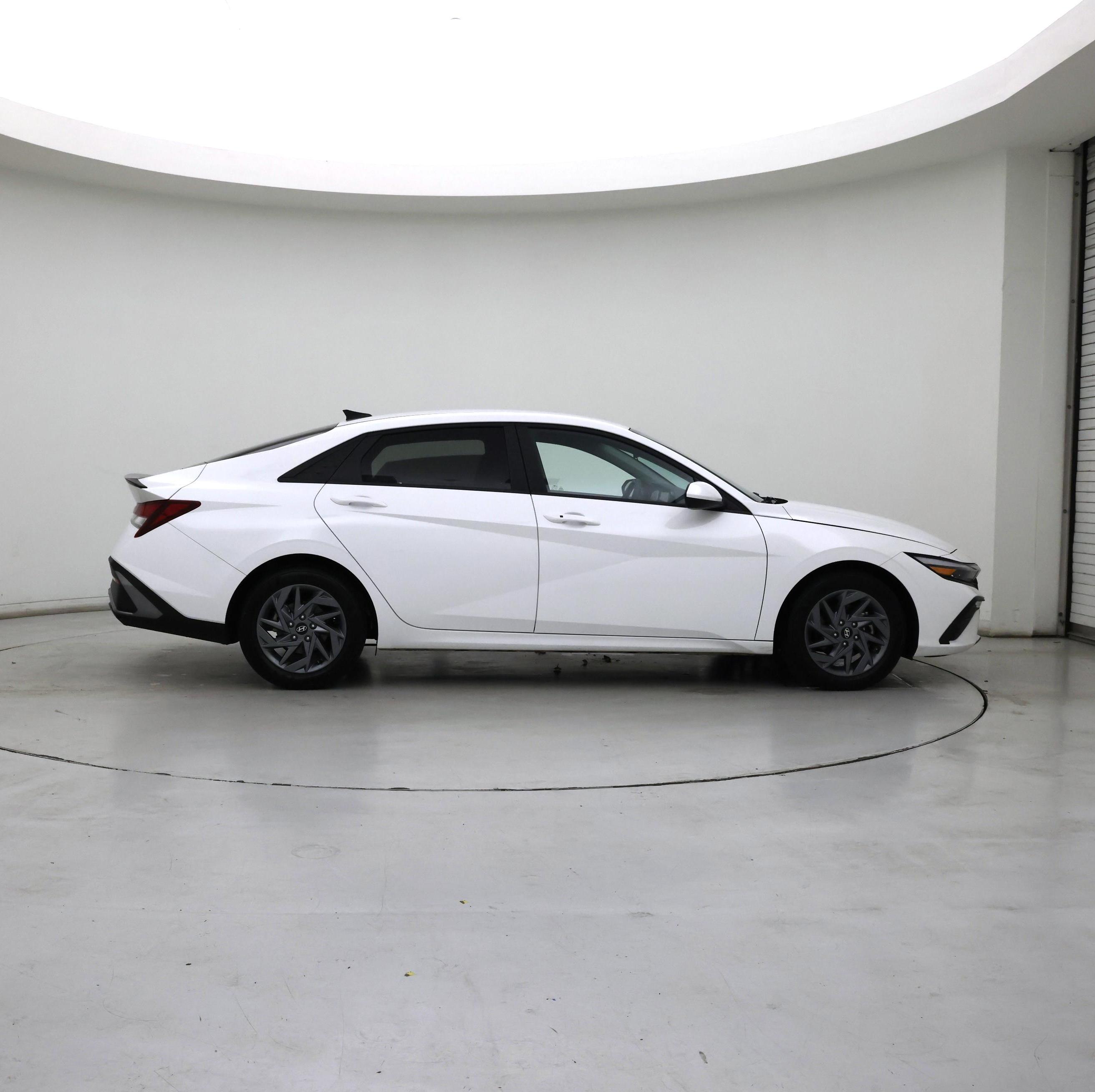 Thumbnail: 2024 Hyundai Elantra - 7