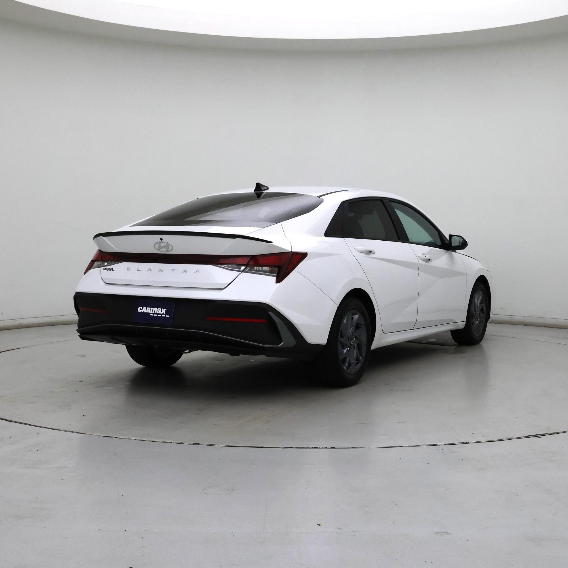 Thumbnail: 2024 Hyundai Elantra - 8