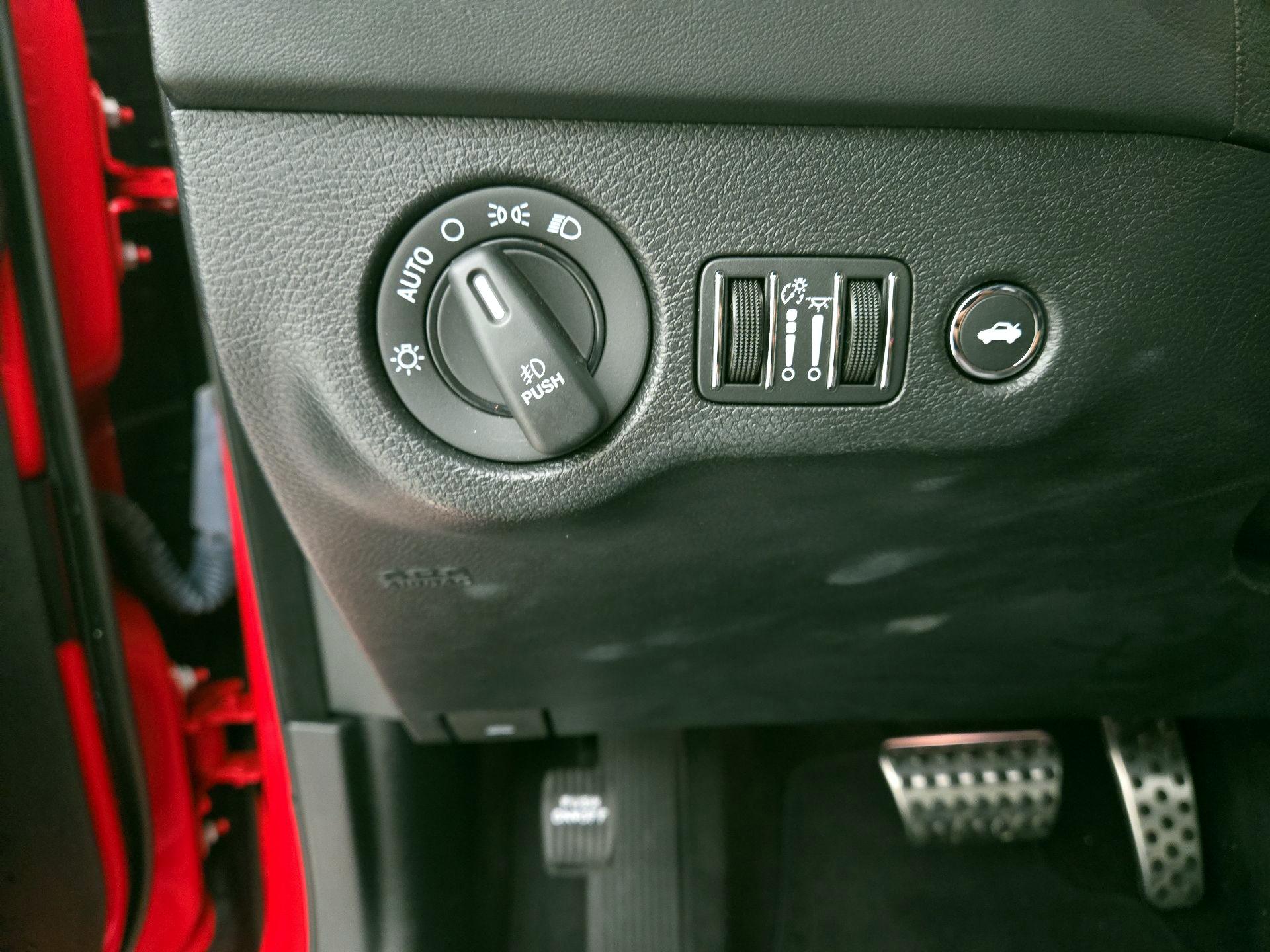 Thumbnail: 2021 Dodge Charger - 13