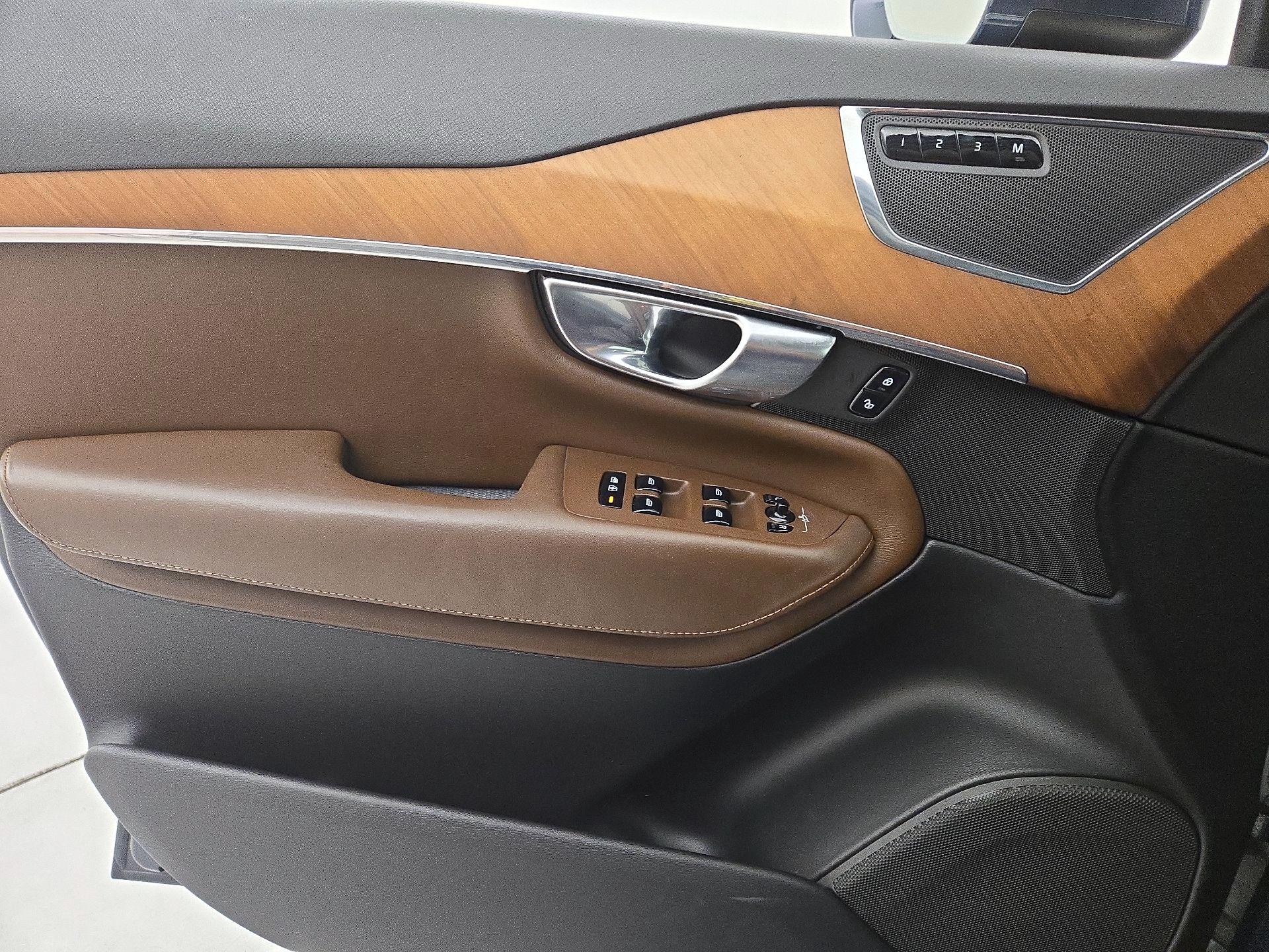 Thumbnail: 2018 Volvo XC90 - 12