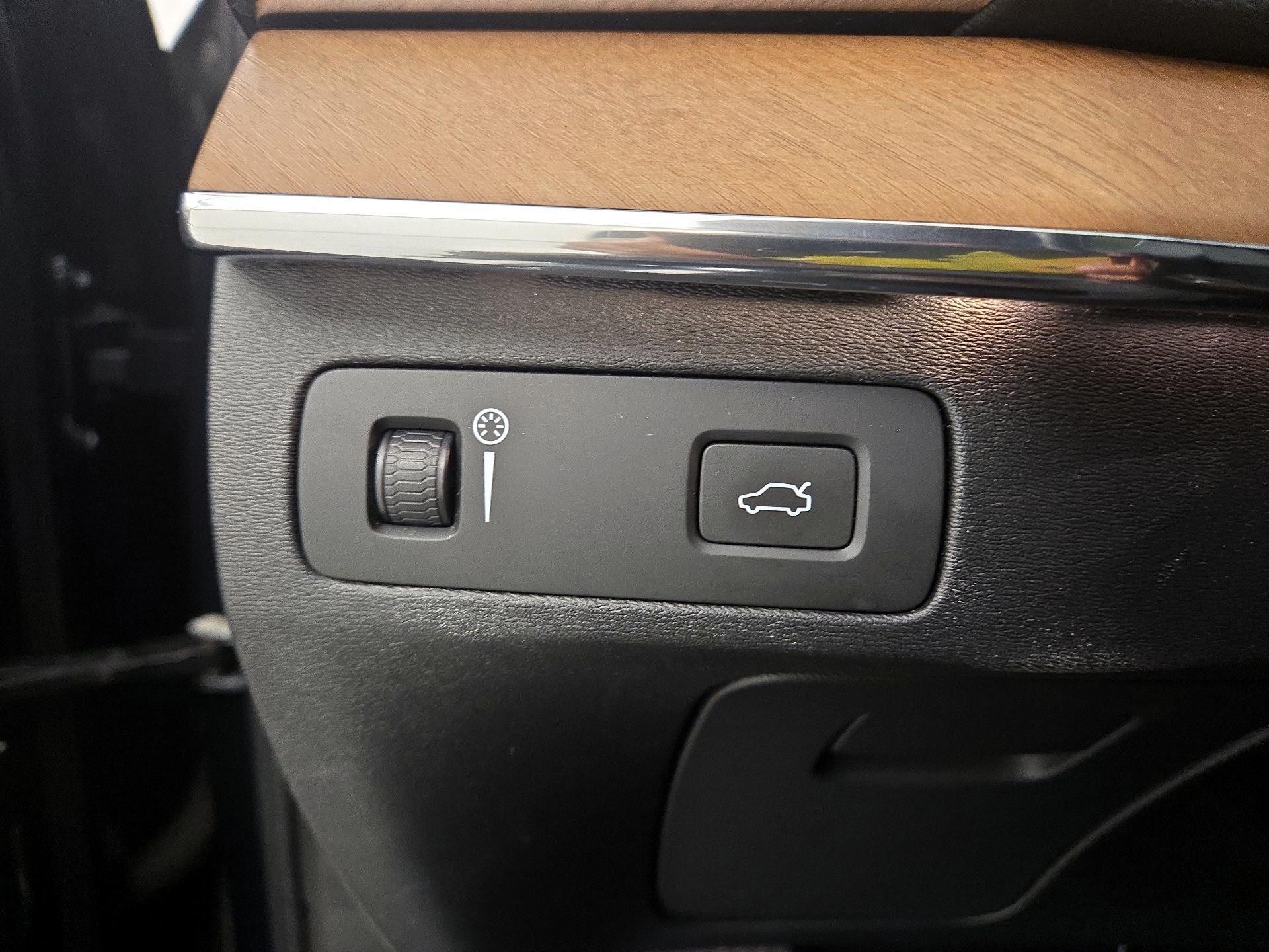 Thumbnail: 2018 Volvo XC90 - 13