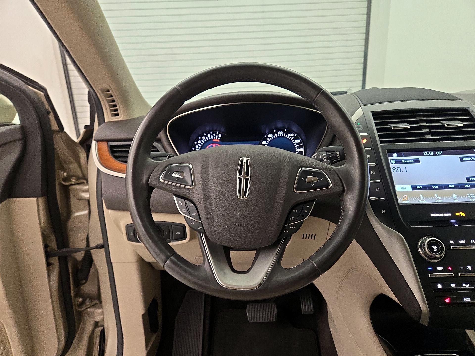 Thumbnail: 2017 Lincoln MKC - 10