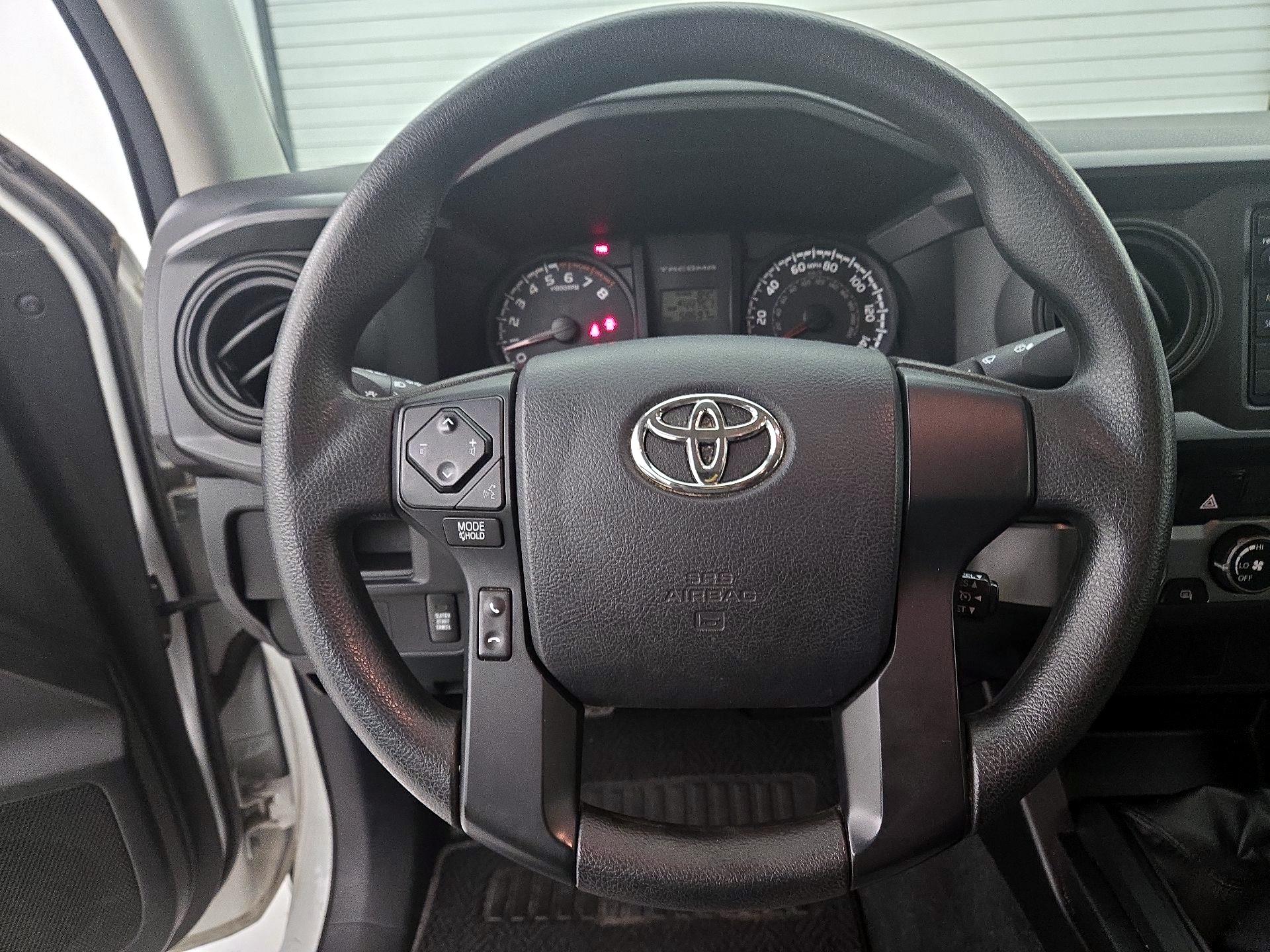 Thumbnail: 2016 Toyota Tacoma - 10