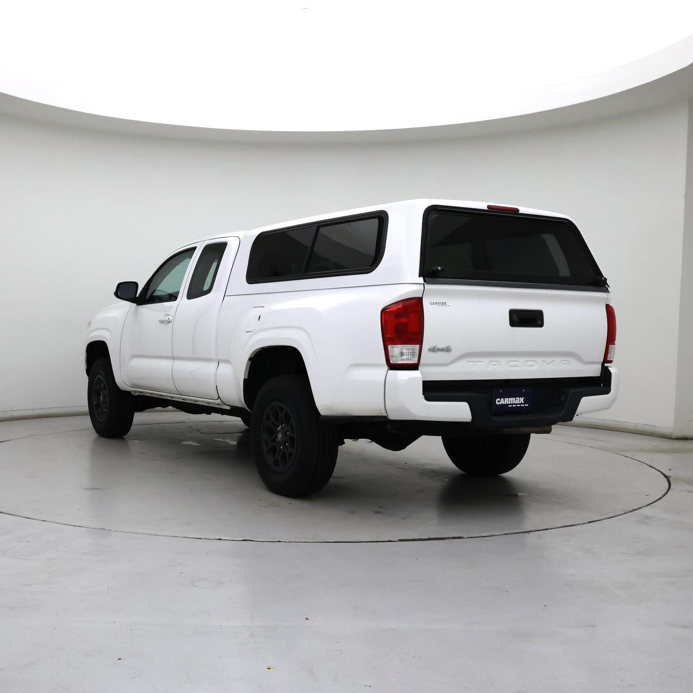 Thumbnail: 2016 Toyota Tacoma - 2