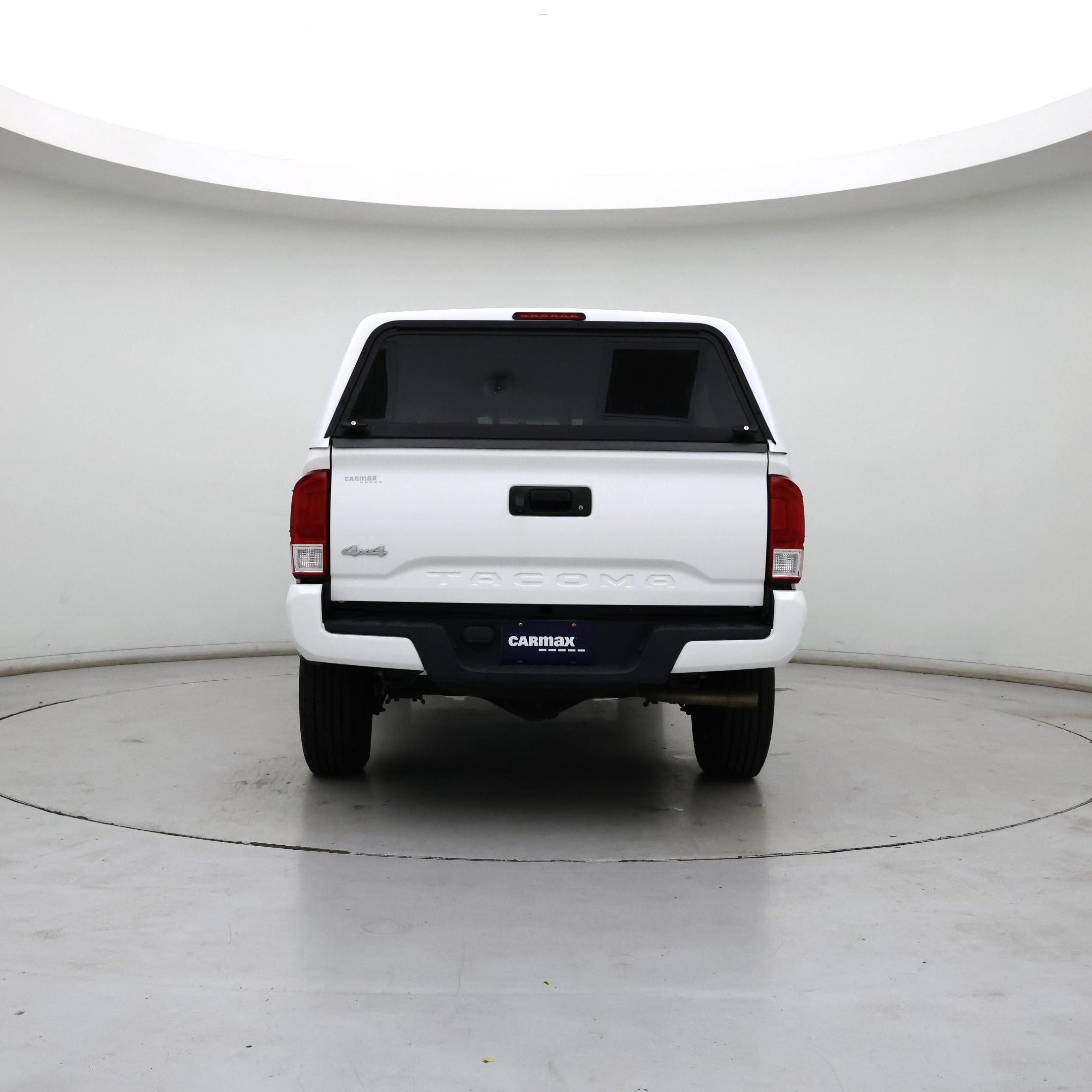Thumbnail: 2016 Toyota Tacoma - 6