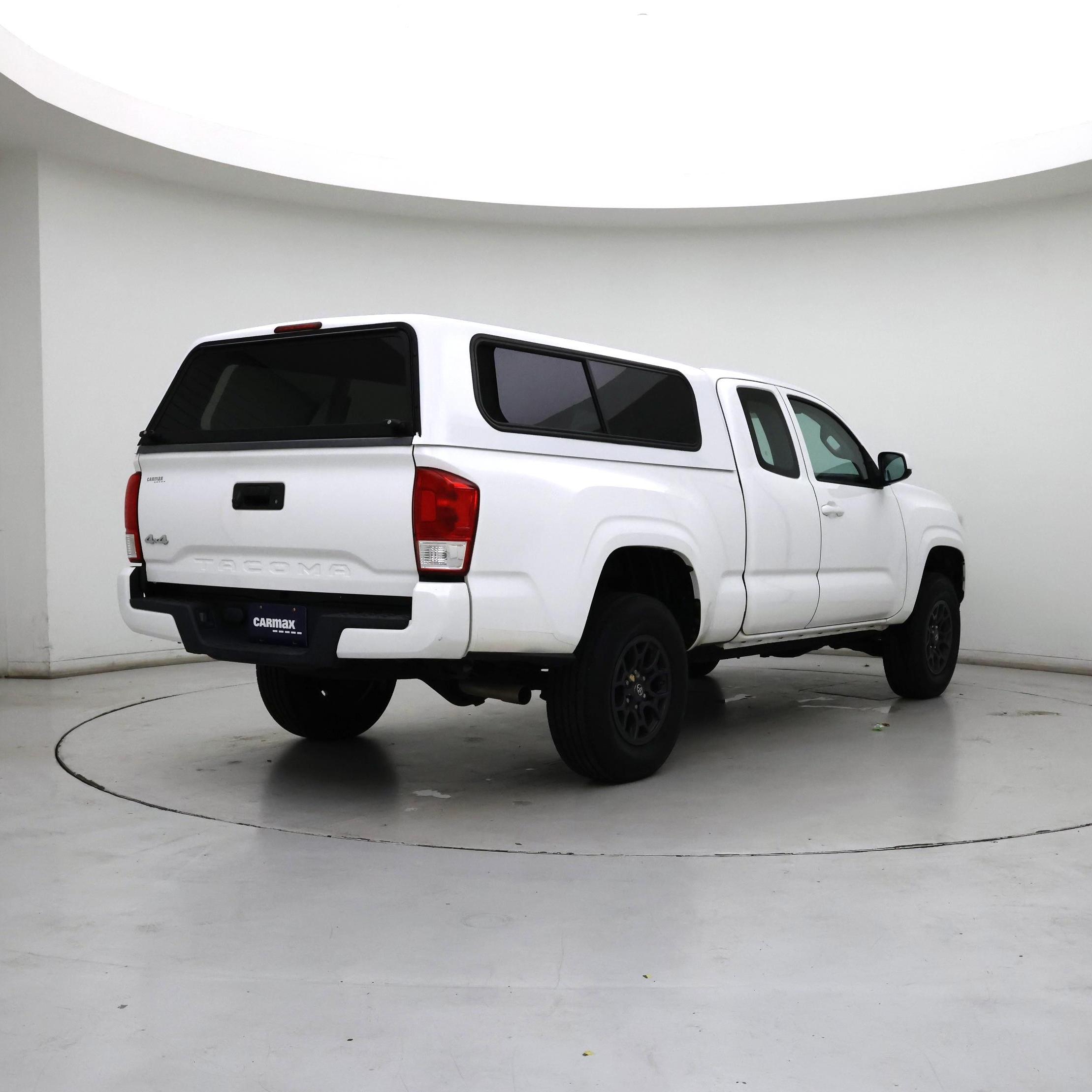 Thumbnail: 2016 Toyota Tacoma - 8