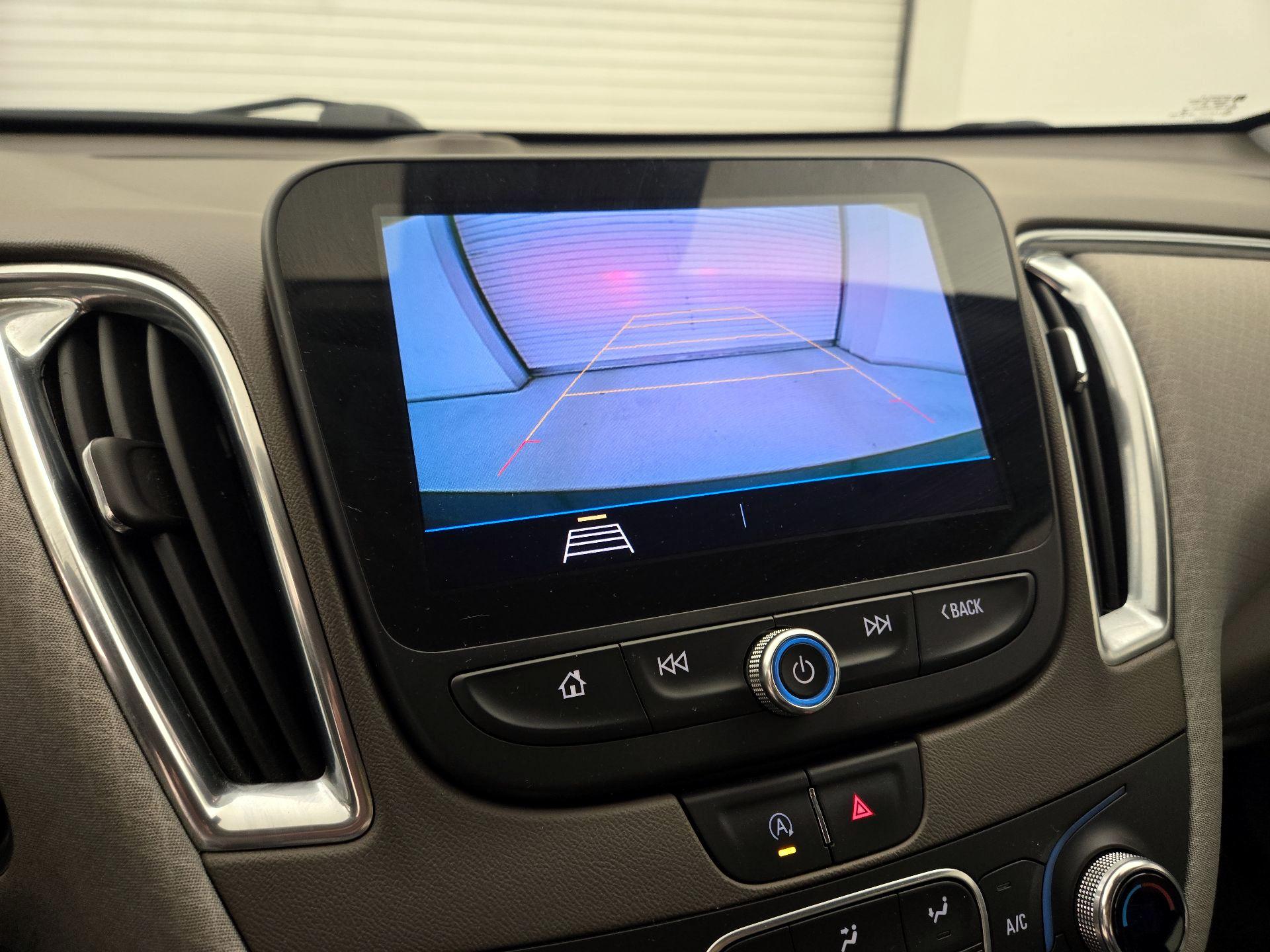 Thumbnail: 2020 Chevrolet Malibu - 14