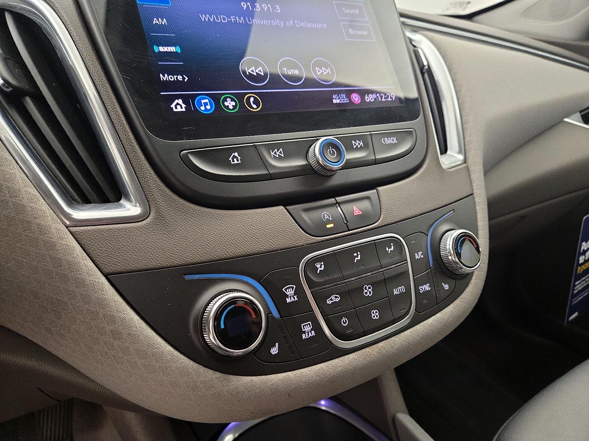 Thumbnail: 2020 Chevrolet Malibu - 16