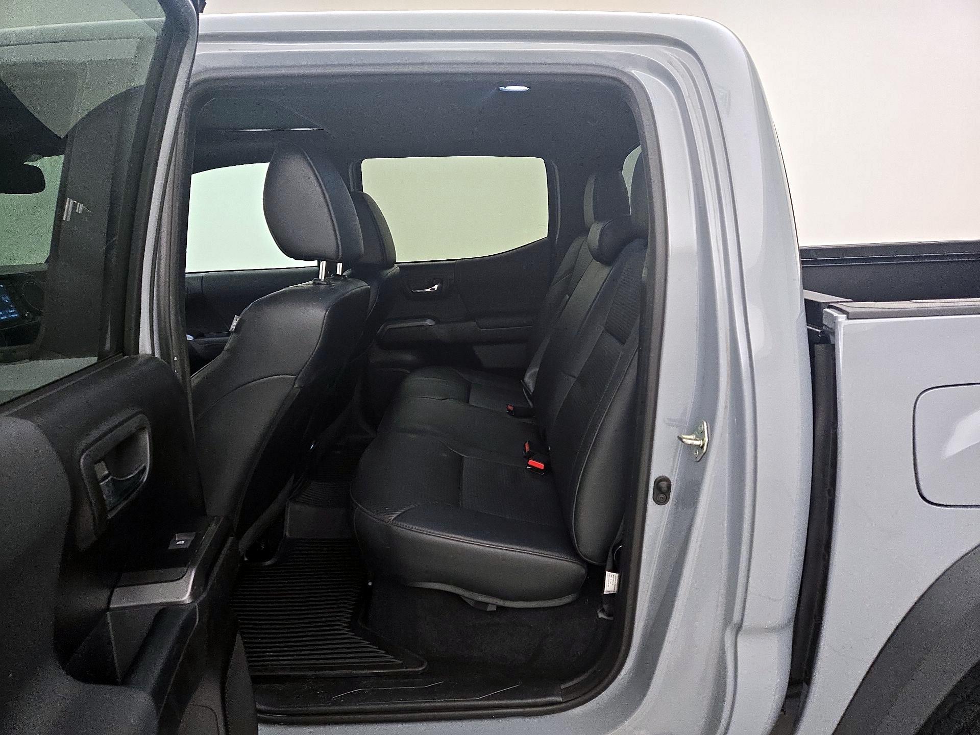 Thumbnail: 2020 Toyota Tacoma - 18