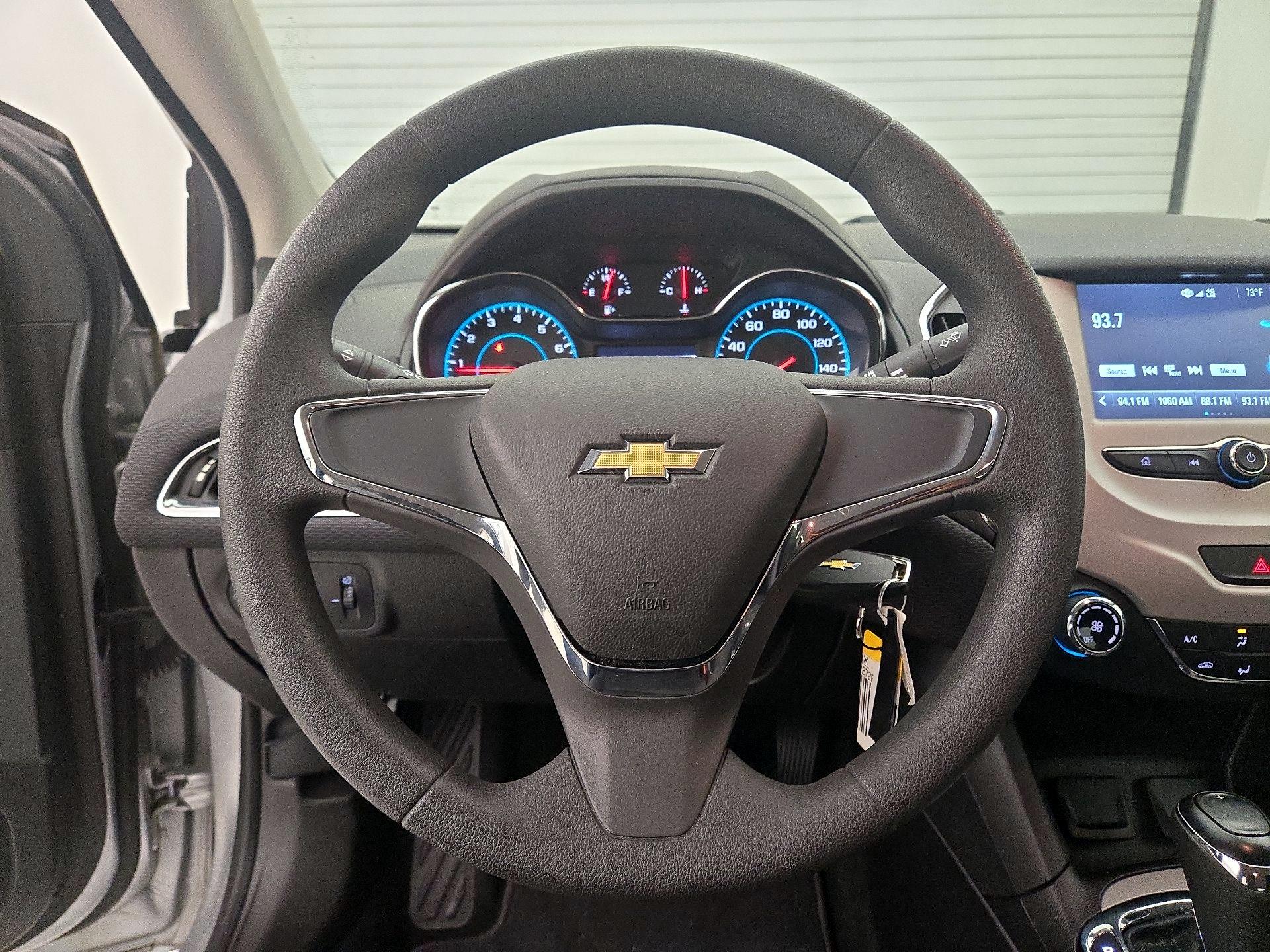 Thumbnail: 2017 Chevrolet Cruze - 10