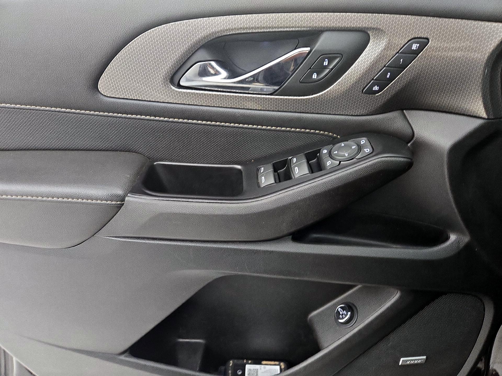 Thumbnail: 2023 Chevrolet Traverse - 12