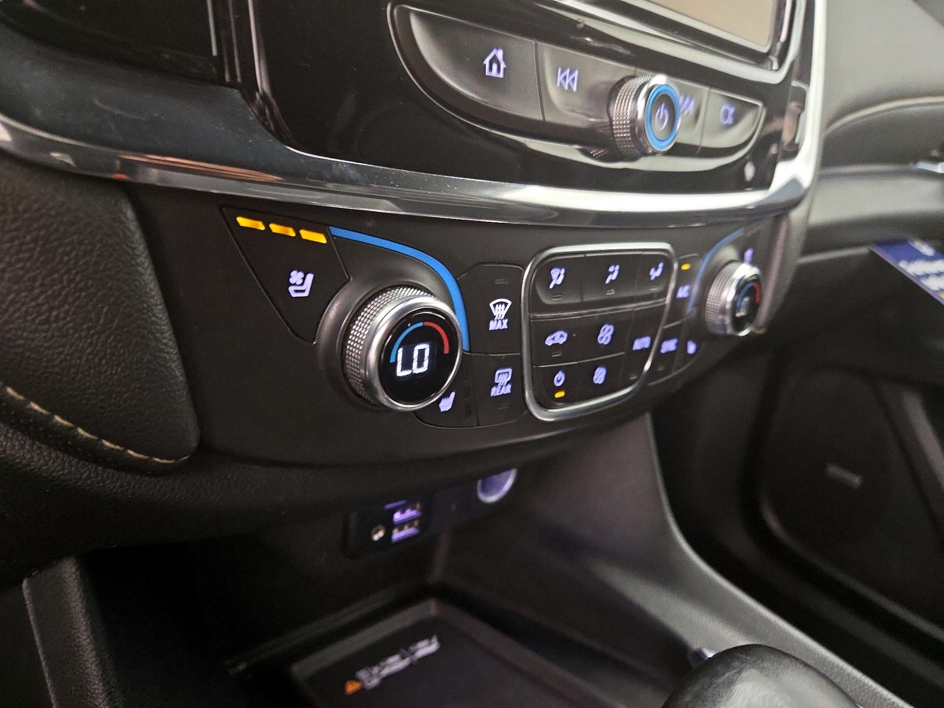 Thumbnail: 2023 Chevrolet Traverse - 16