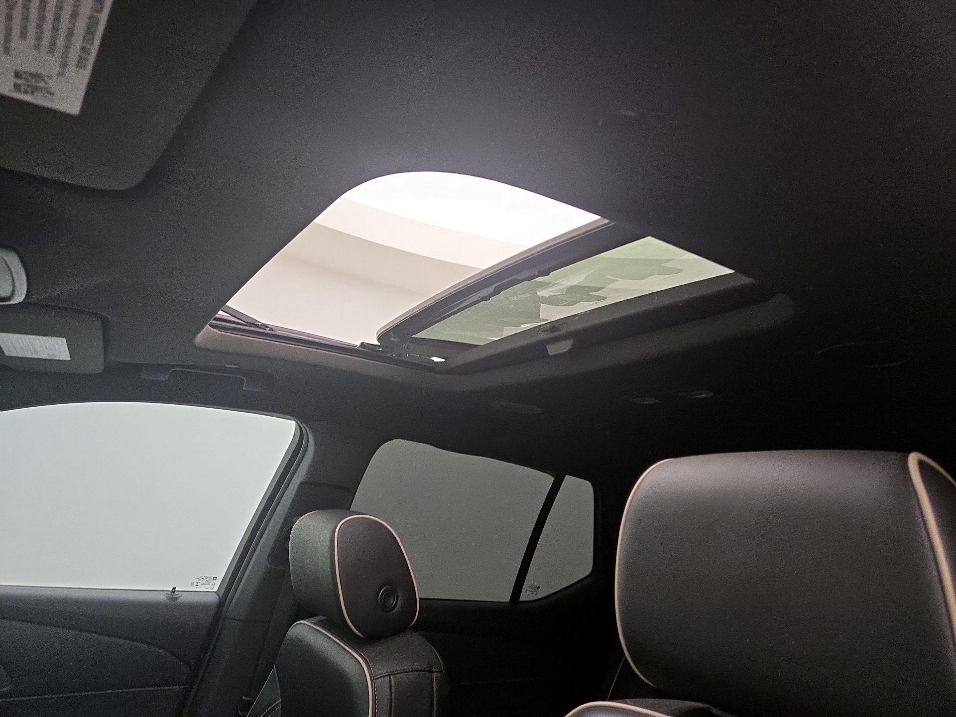 Thumbnail: 2023 Chevrolet Traverse - 19