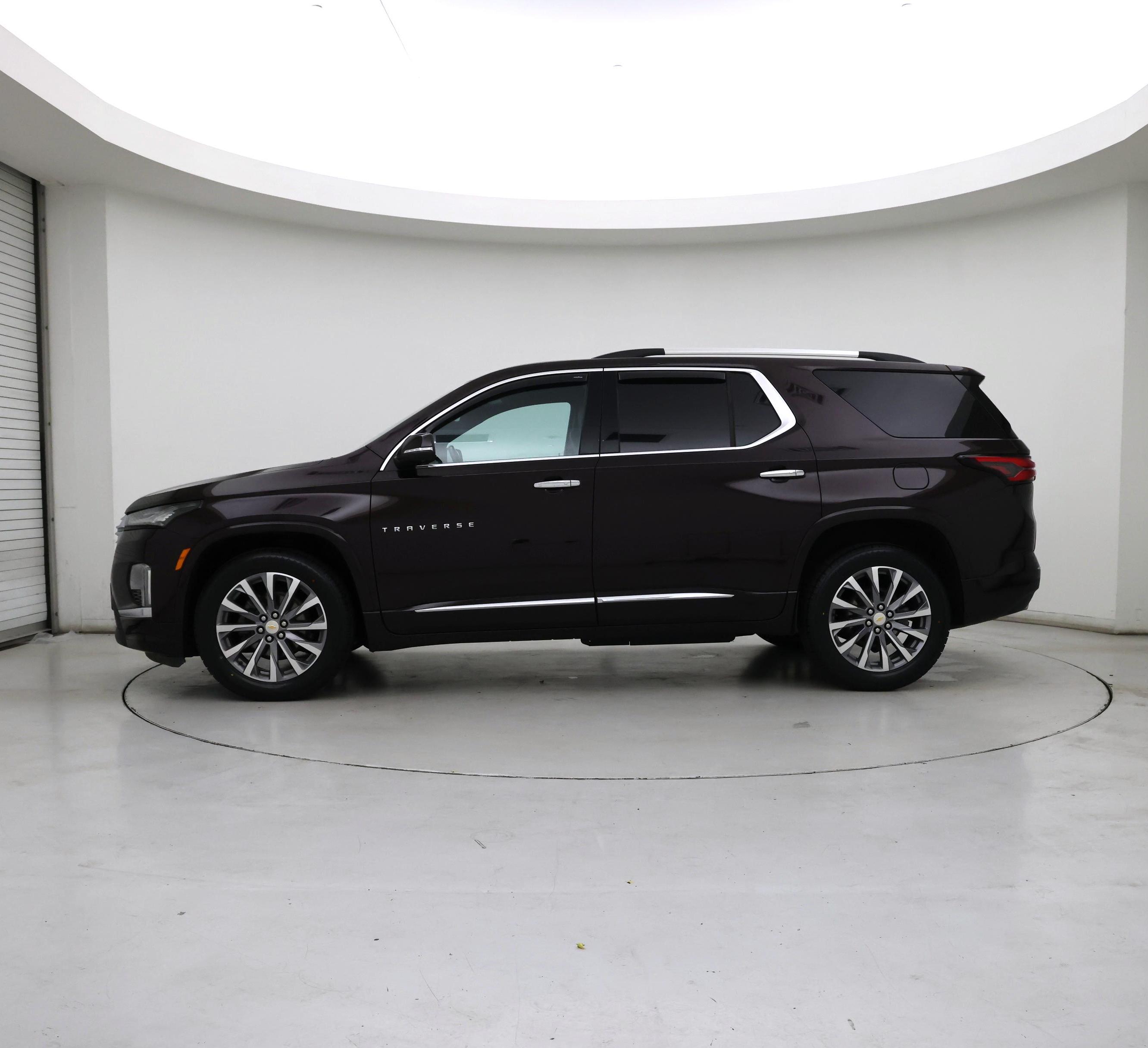 Thumbnail: 2023 Chevrolet Traverse - 3