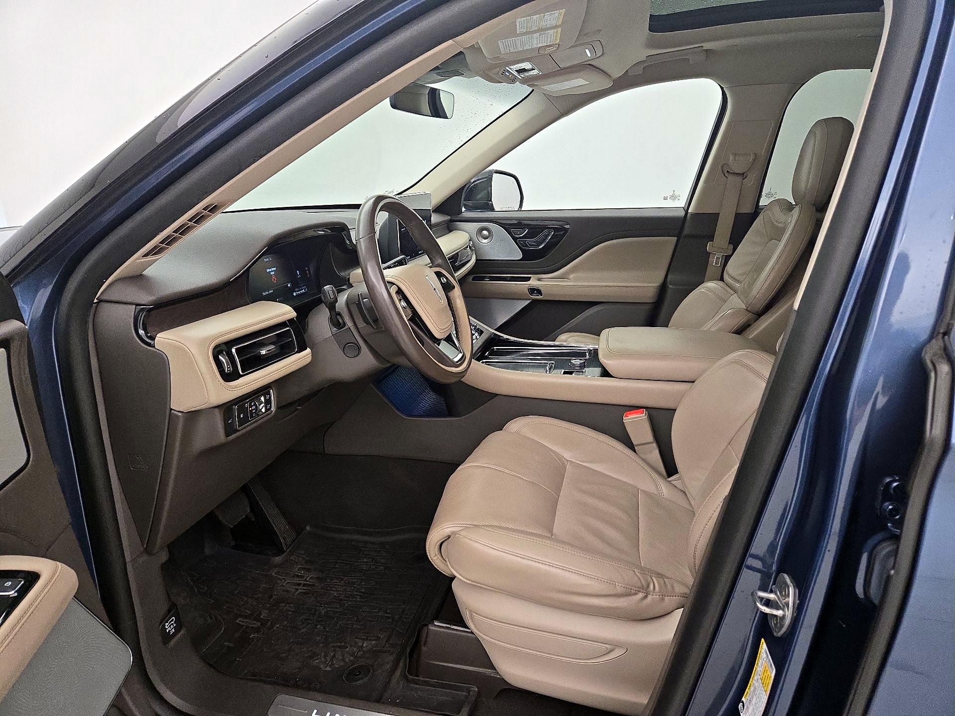 Thumbnail: 2020 Lincoln Aviator - 11