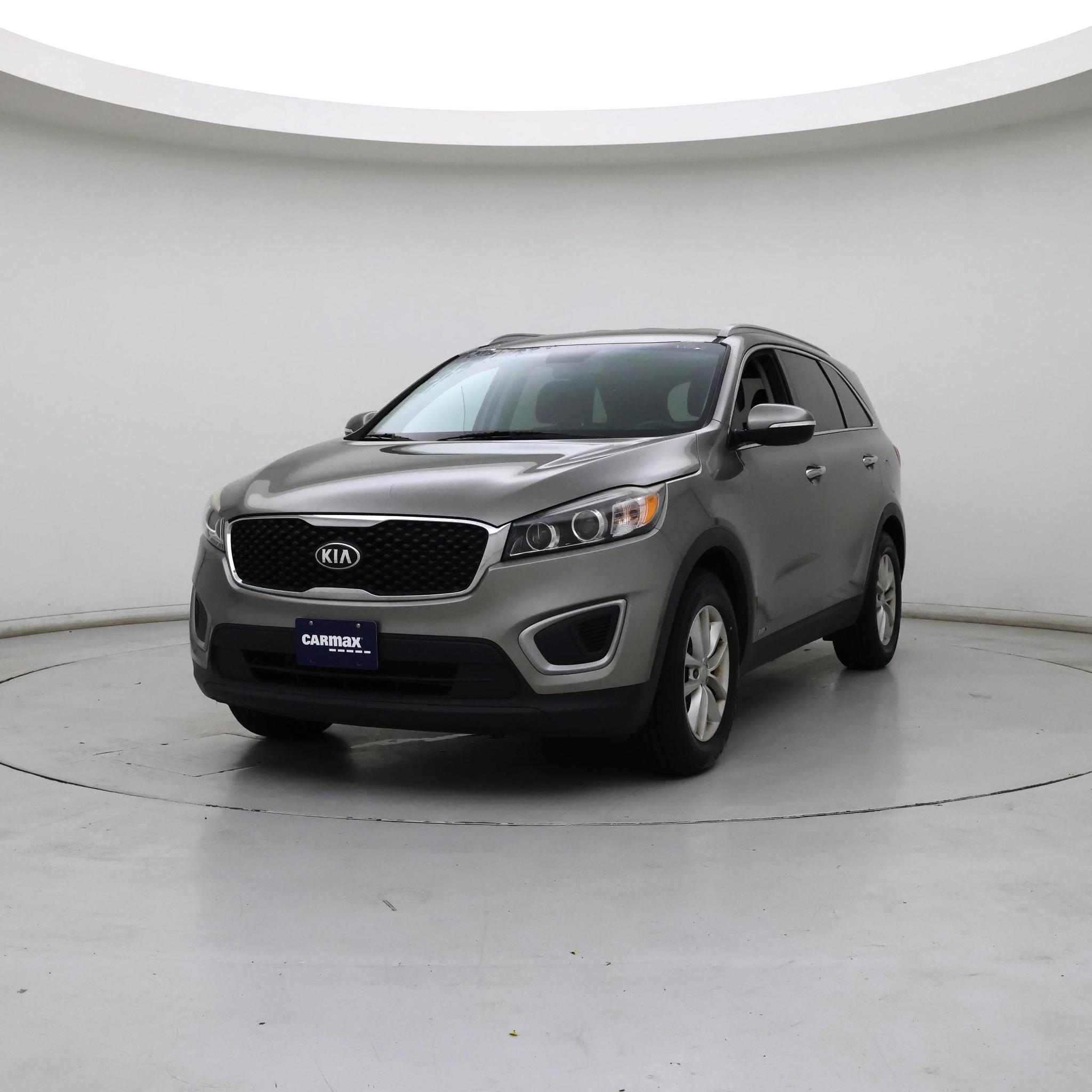 Thumbnail: 2017 Kia Sorento - 4